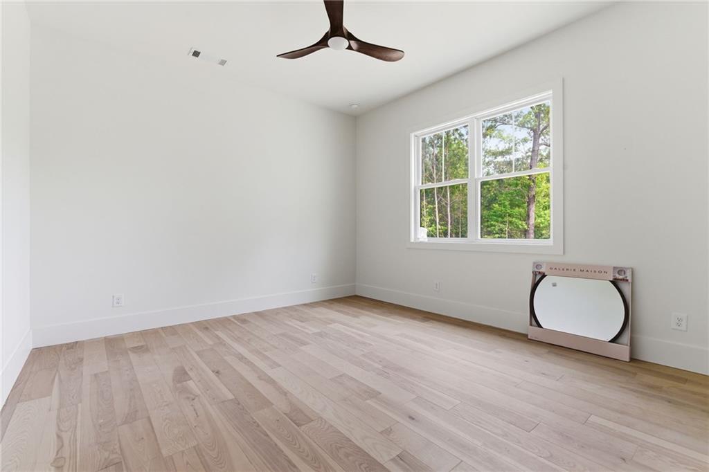 Newnan, Georgia, 30265, United States, 4 Bedrooms Bedrooms, ,5 BathroomsBathrooms,Residential,For Sale,2048163