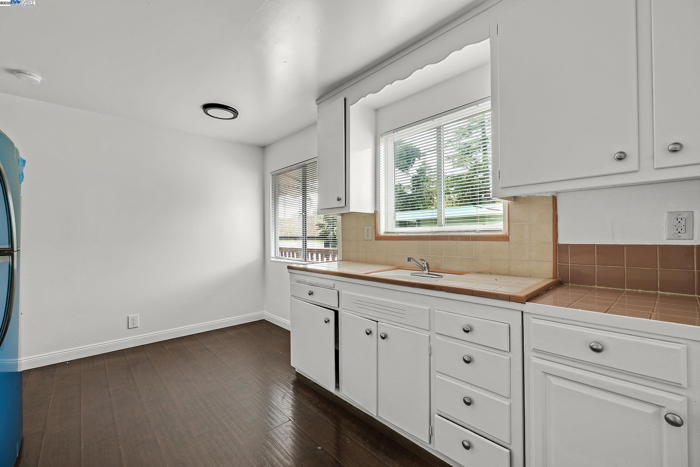 Oakland, California, 94605, United States, ,Residential,For Sale,2003092