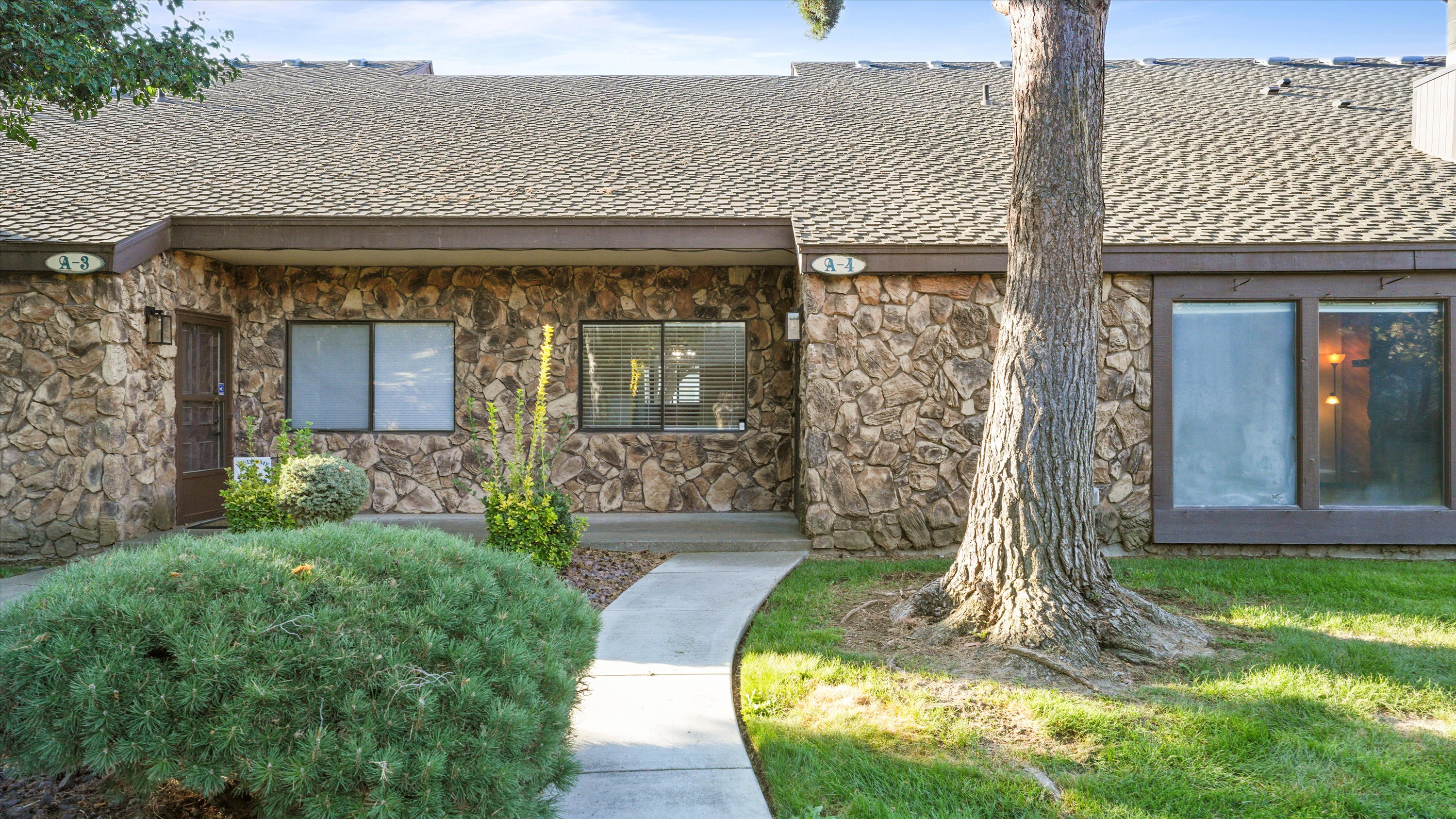  Updated and move in ready - 物件實景