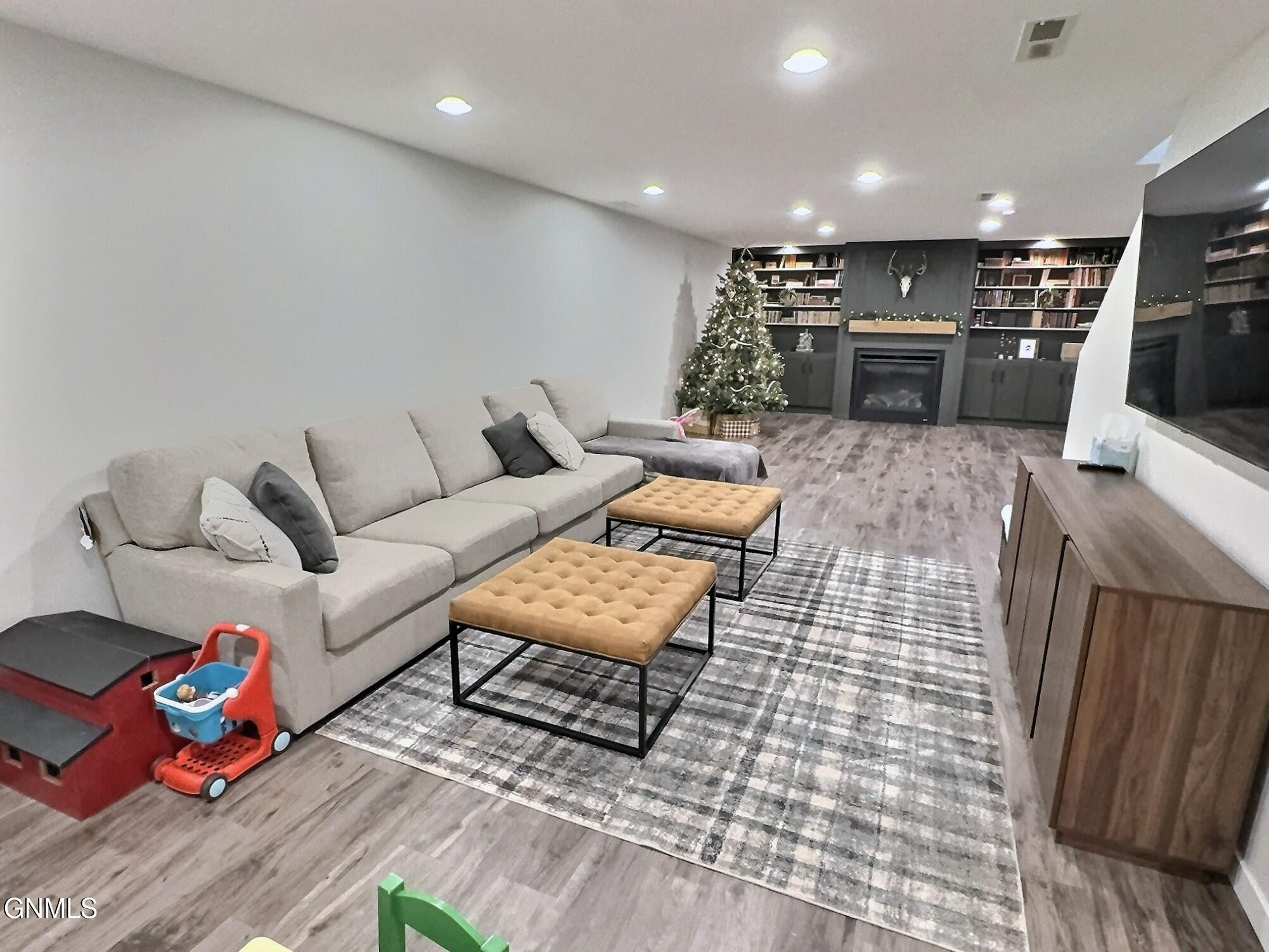 Mandan, North Dakota, 58554, United States, 4 Bedrooms Bedrooms, ,2 BathroomsBathrooms,Residential,For Sale,2006369