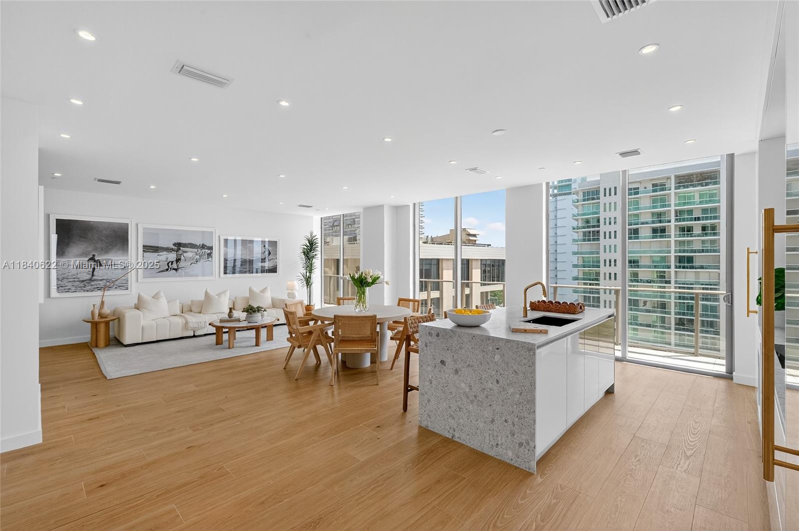 Miami, Florida, 33133, United States, 4 Bedrooms Bedrooms, ,4 BathroomsBathrooms,Residential,For Sale,1898315