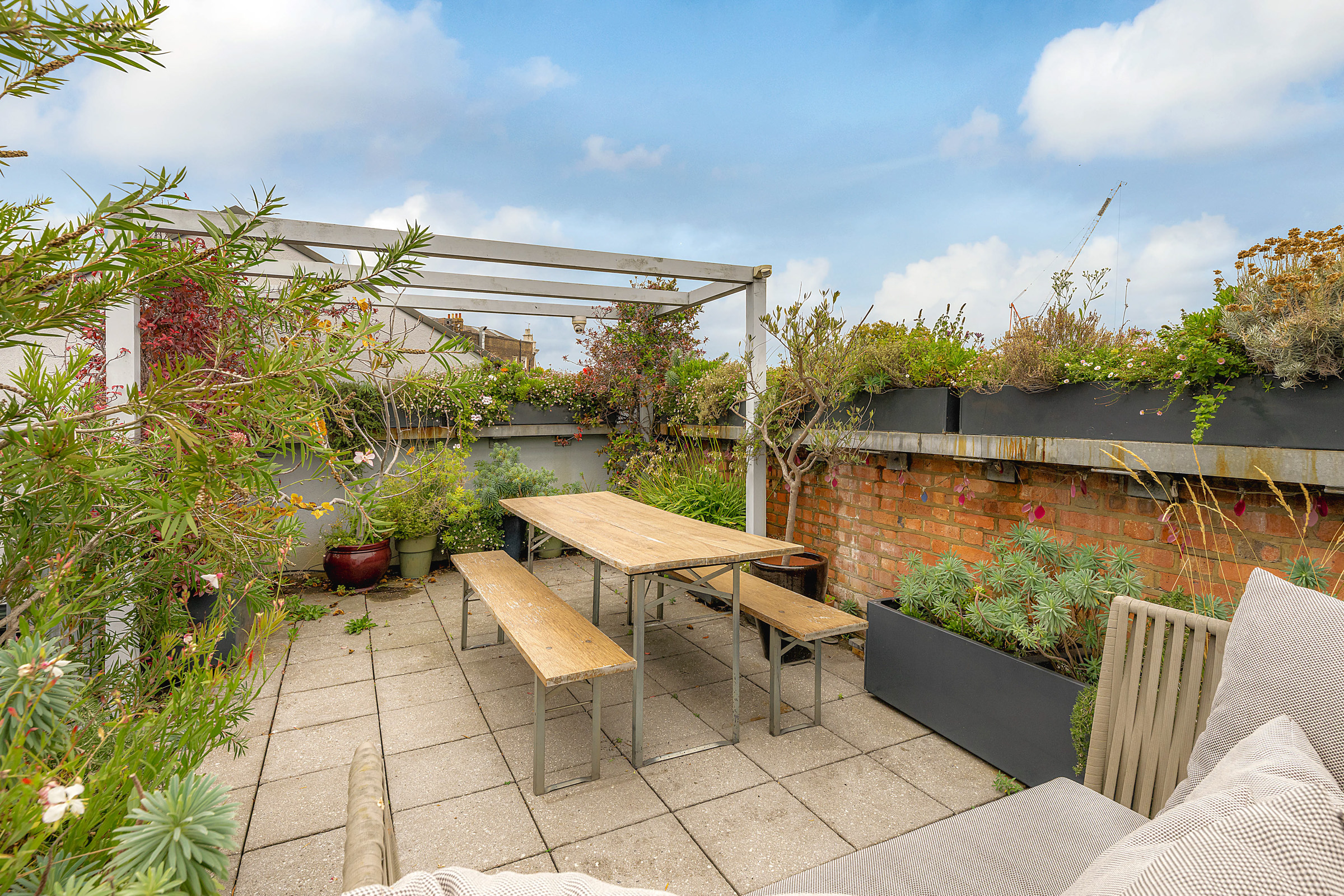  A Dramatic Three-Bedroom Loft with a Roof Terrace in Primrose Hill - 物件實景