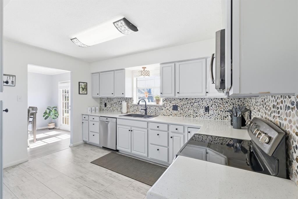 Sanger, Texas, 76266, United States, 3 Bedrooms Bedrooms, ,2 BathroomsBathrooms,Residential,For Sale,1995373