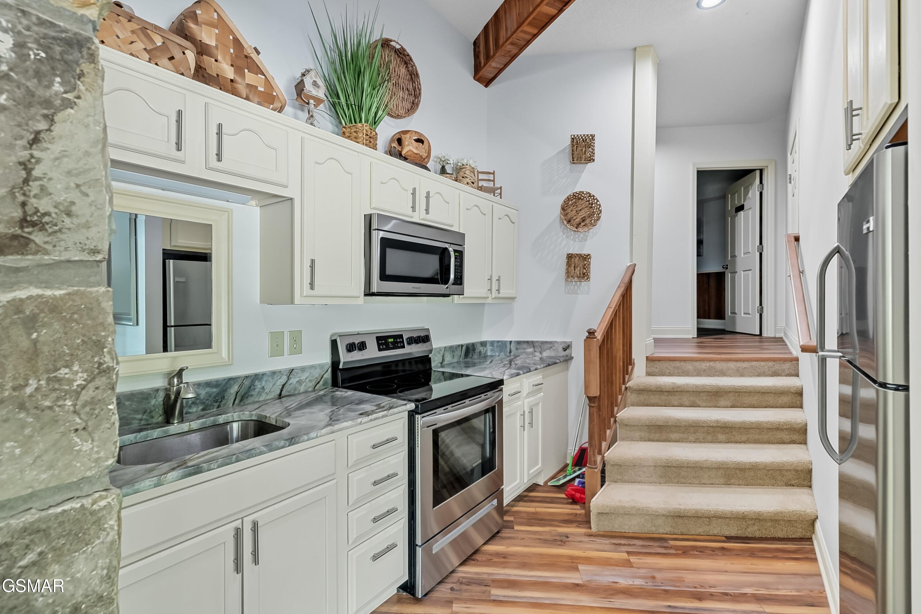 Gatlinburg, Tennessee, 37738, United States, 3 Bedrooms Bedrooms, ,2 BathroomsBathrooms,Residential,For Sale,1943047