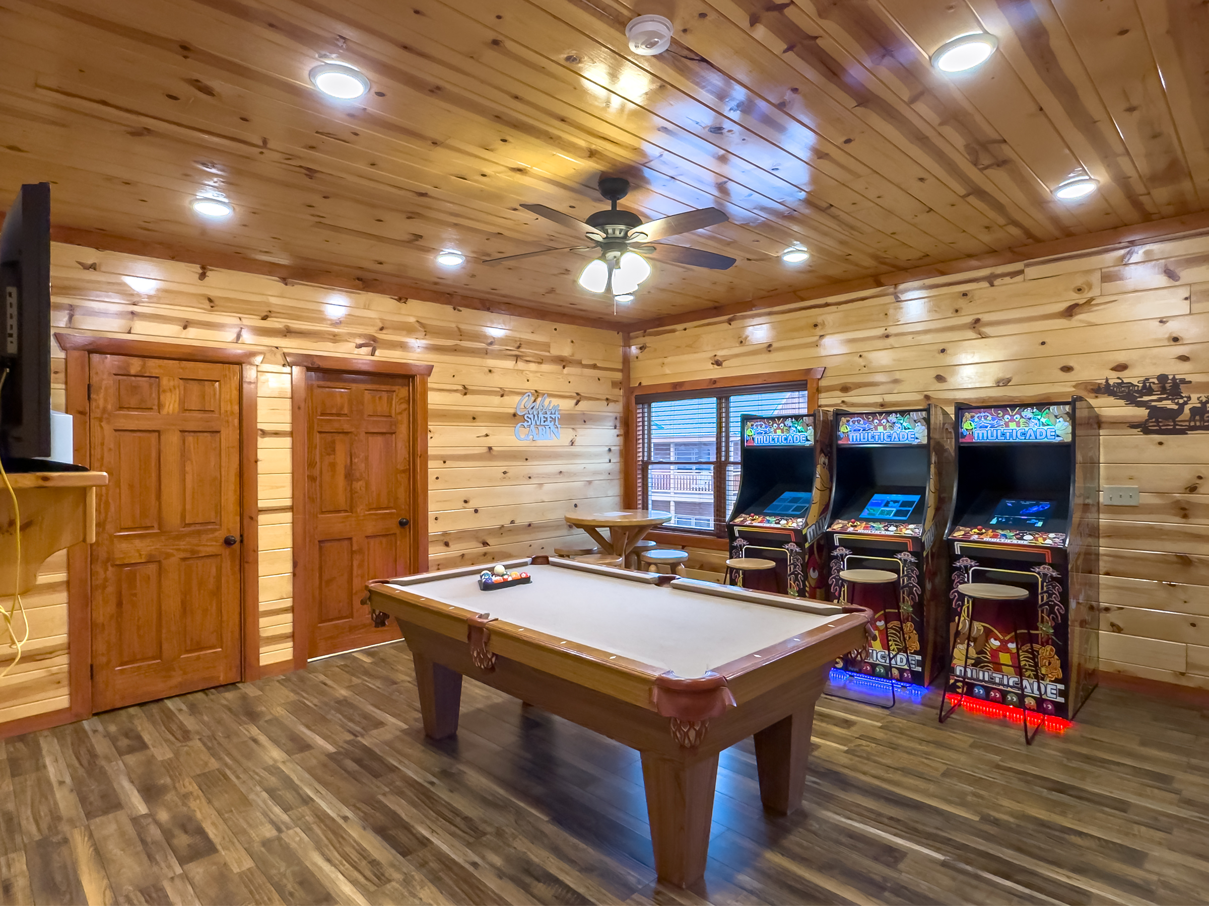 Sevierville, Tennessee, 37862, United States, 6 Bedrooms Bedrooms, ,7 BathroomsBathrooms,Residential,For Sale,1798299