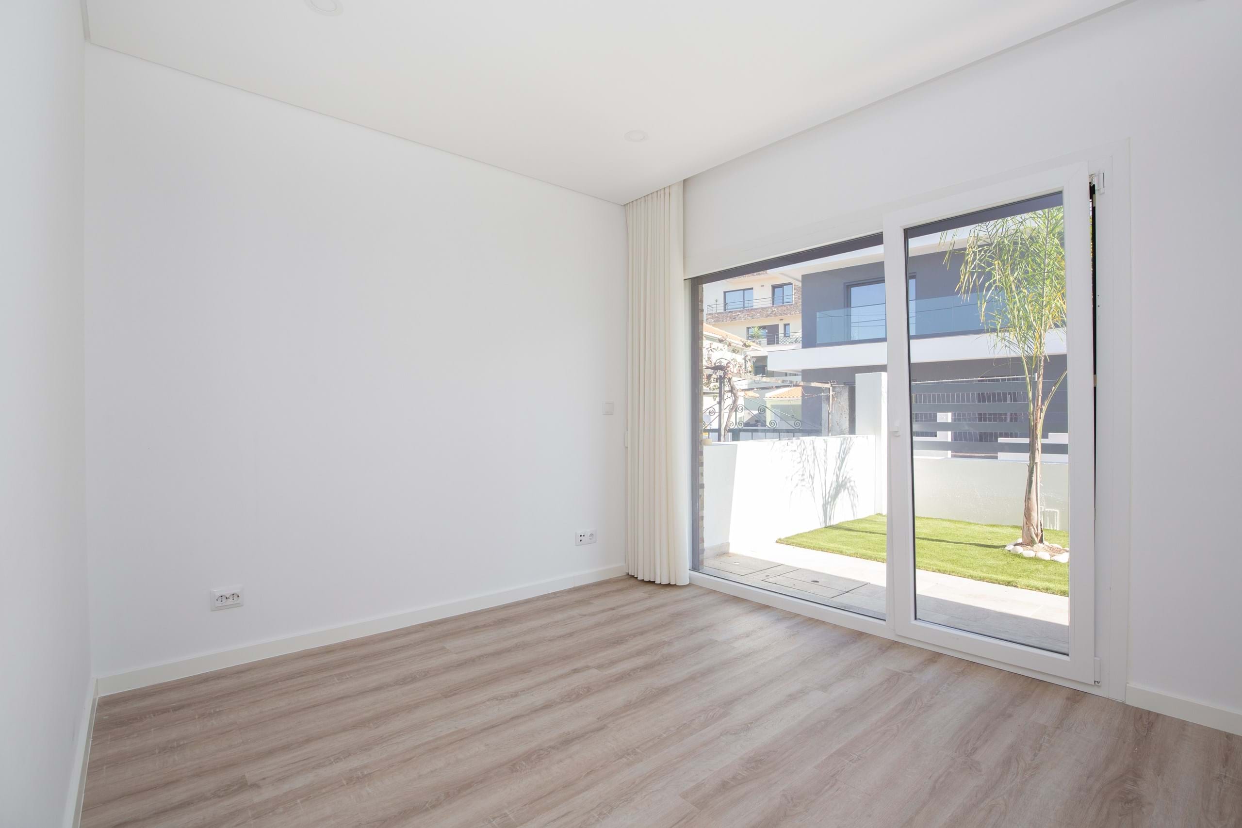 Almada, Setúbal, 2820-638, PT, 4 Bedrooms Bedrooms, ,2 BathroomsBathrooms,Residential,For Sale,1699362