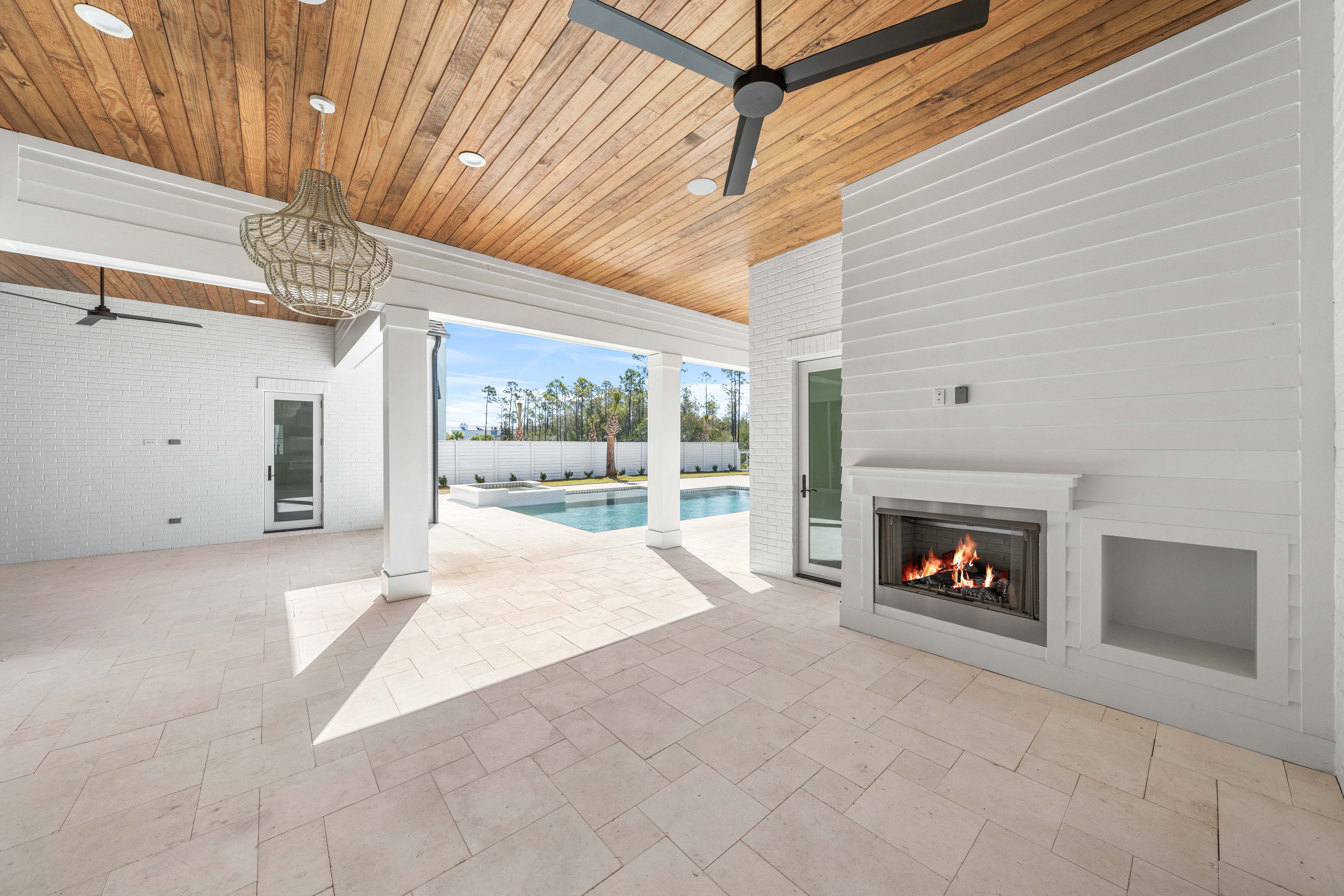  Magnificent Half-Acre Estate With Outdoor Oasis and Casita - 物件實景