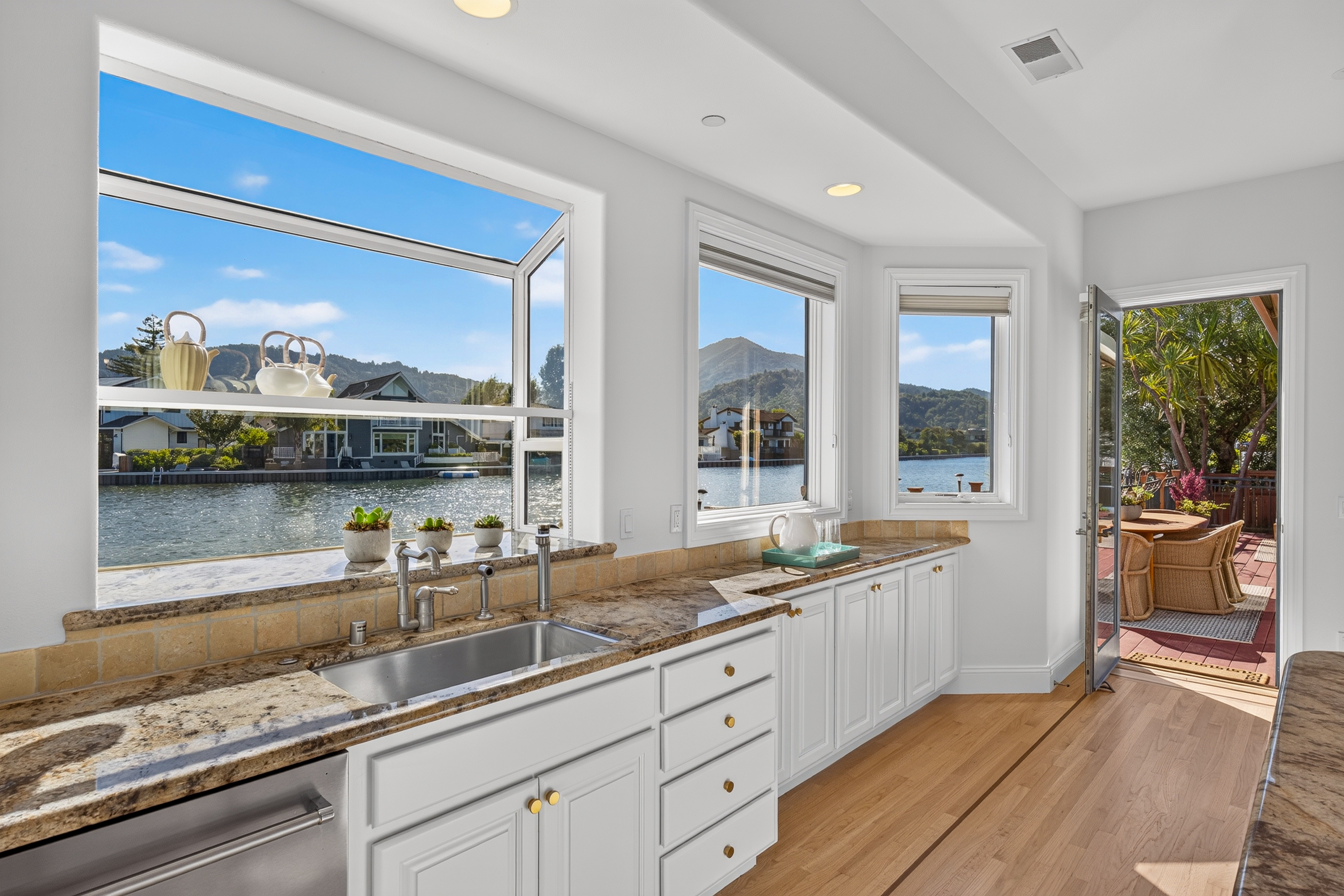  Waterfront Living on the Larkspur Lagoon - 物件實景