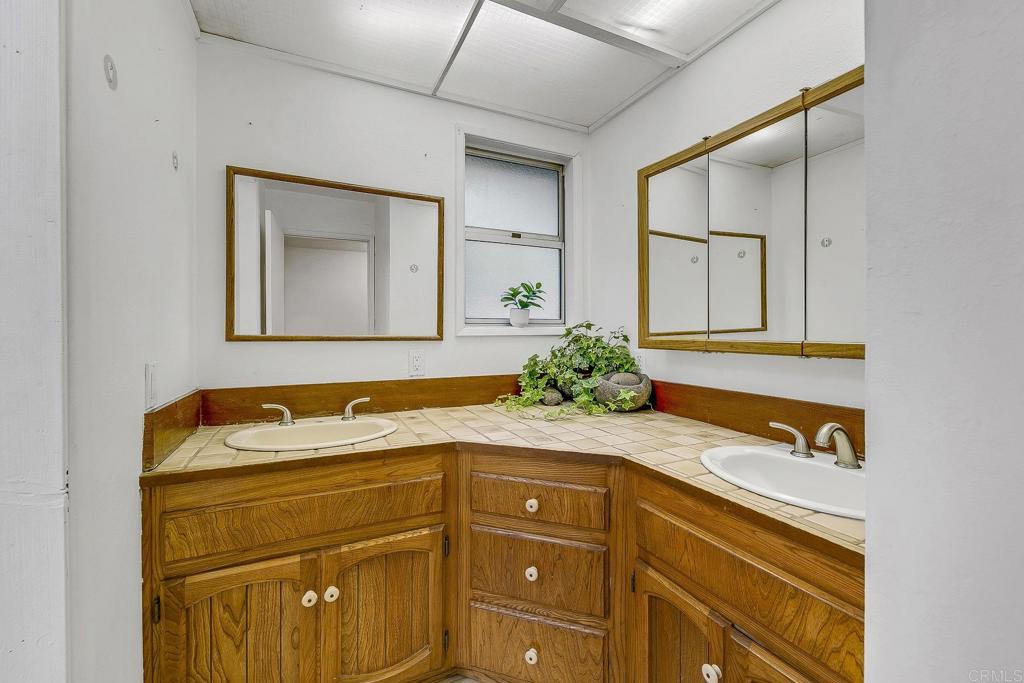 Valley Center, California, 92082, United States, 3 Bedrooms Bedrooms, ,1 BathroomBathrooms,Residential,For Sale,1907724