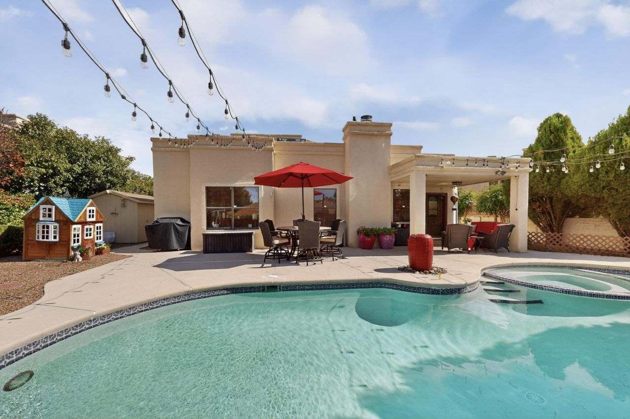 Albuquerque, New Mexico, 87109, United States, 3 Bedrooms Bedrooms, ,3 BathroomsBathrooms,Residential,For Sale,1949452