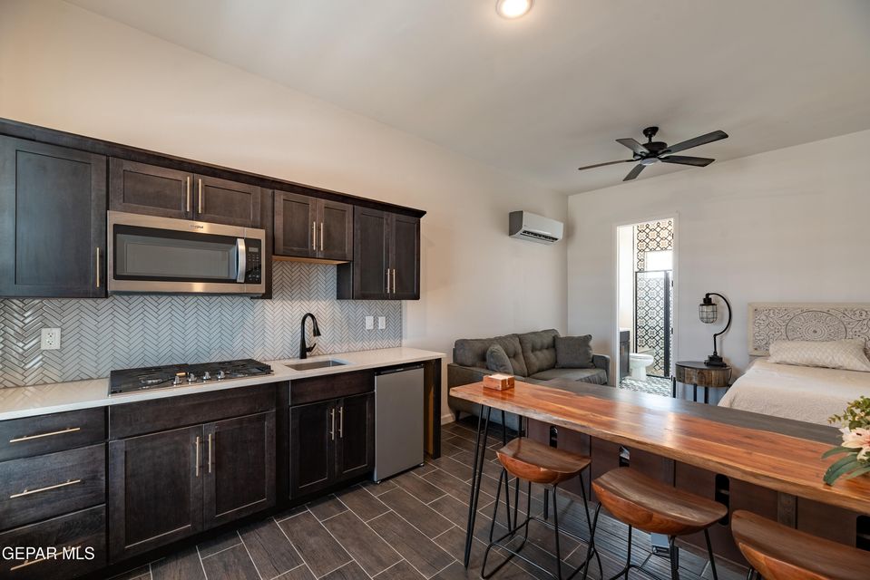 El Paso, Texas, 79932, United States, 5 Bedrooms Bedrooms, ,2 BathroomsBathrooms,Residential,For Sale,1915339