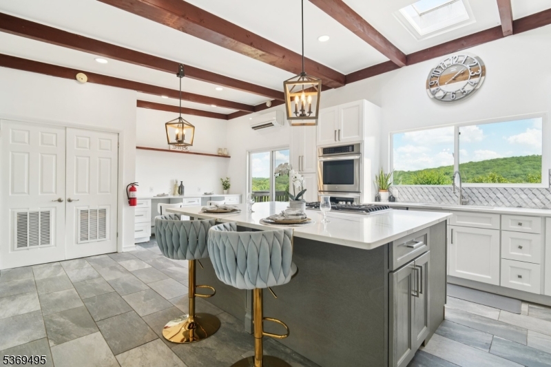 Kinnelon Boro, New Jersey, 07405, United States, 5 Bedrooms Bedrooms, ,4 BathroomsBathrooms,Residential,For Sale,1939062