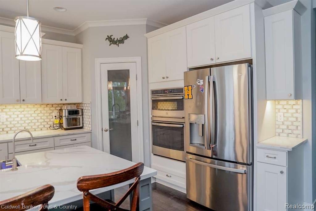 Brighton, Michigan, 48114, United States, 4 Bedrooms Bedrooms, ,5 BathroomsBathrooms,Residential,For Sale,1837893