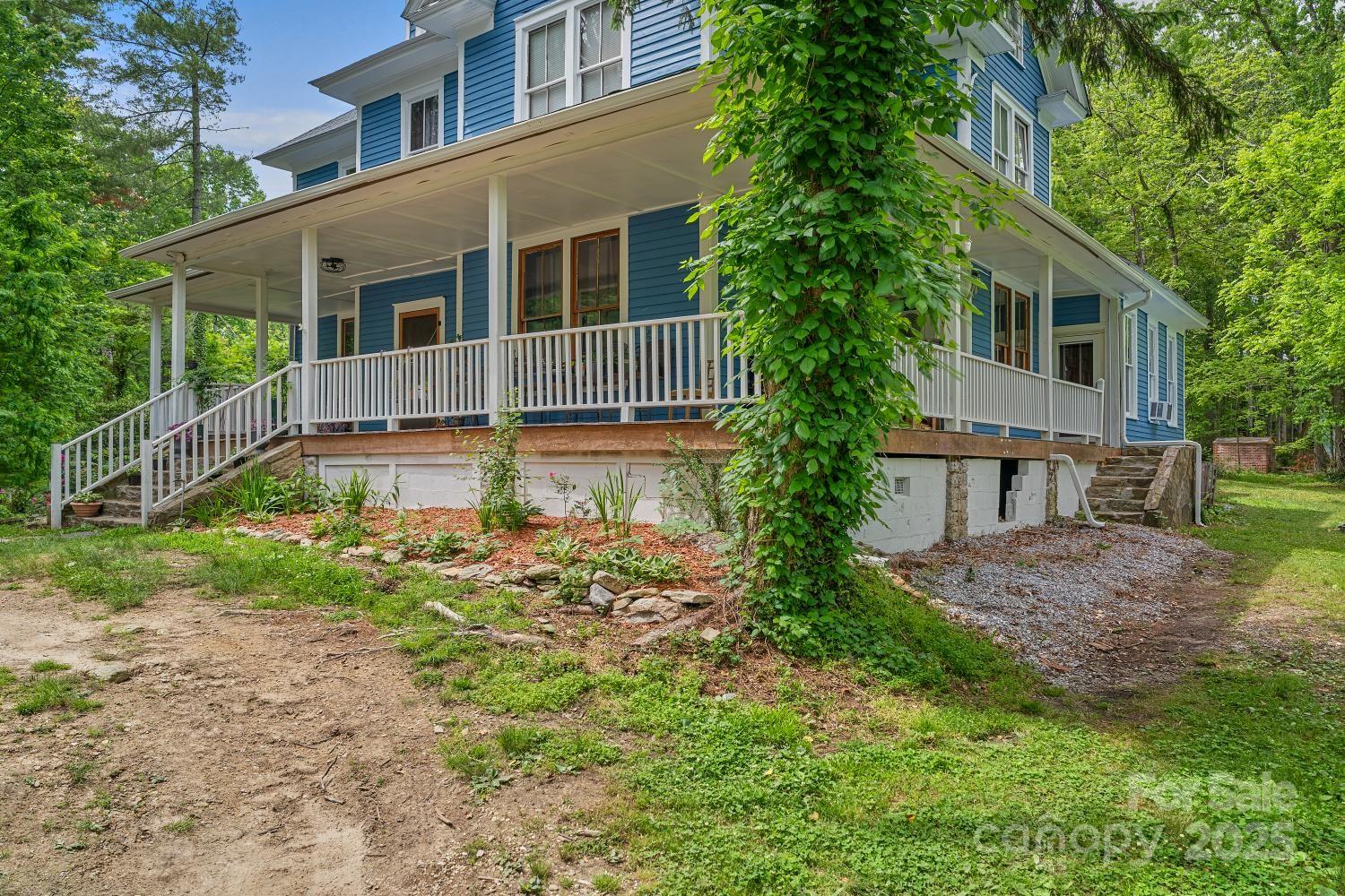 Hendersonville, North Carolina, 28739, United States, 6 Bedrooms Bedrooms, ,5 BathroomsBathrooms,Residential,For Sale,1825253