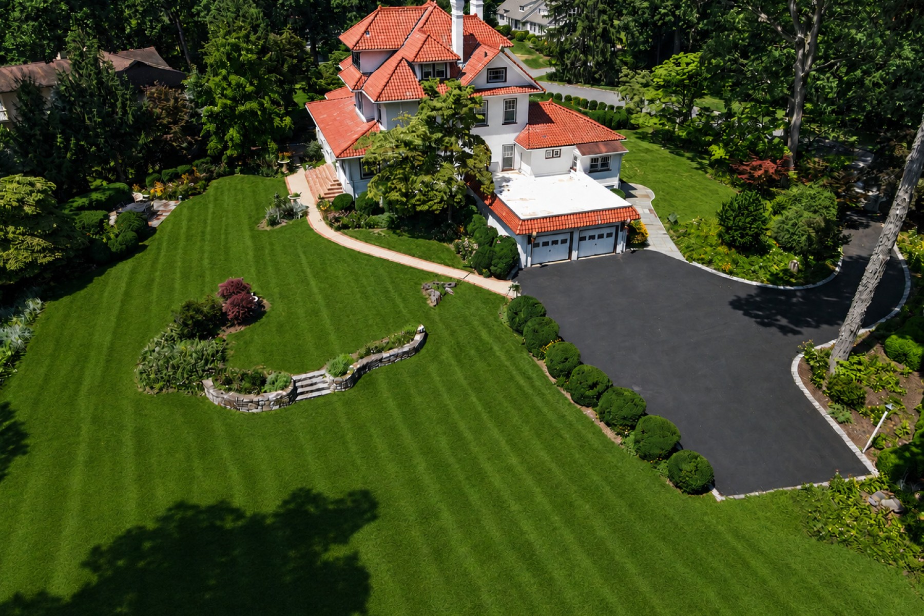  Extraordinary Mediterranean Home with Glided Age Grandeur - 物件實景