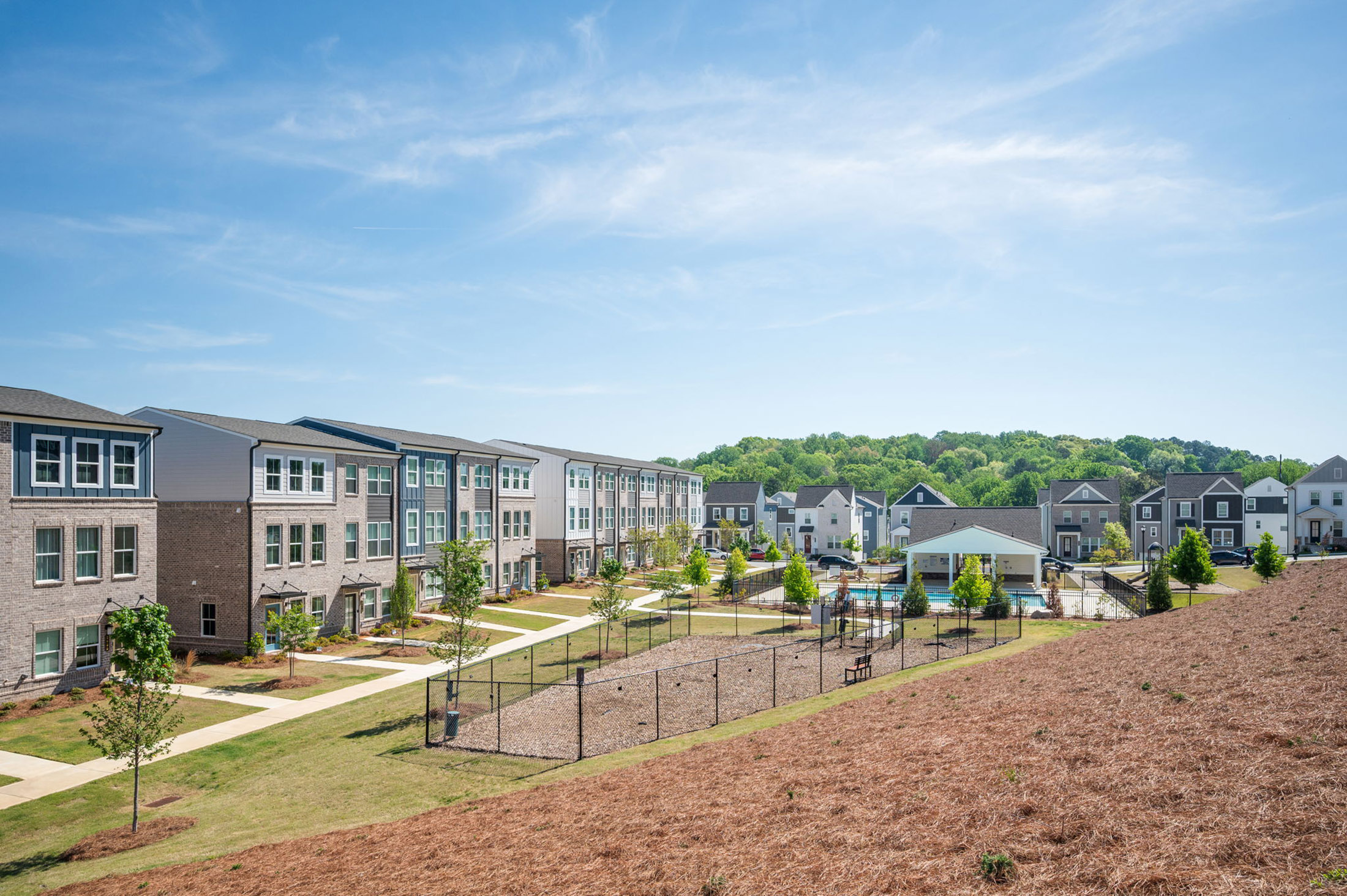  Light-filled End Unit Townhome Tucked in a Gated Westside Community - 物件實景