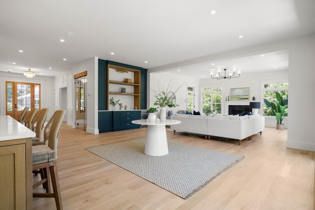 Hingham, Massachusetts, 02043, United States, 5 Bedrooms Bedrooms, ,6 BathroomsBathrooms,Residential,For Sale,1994867