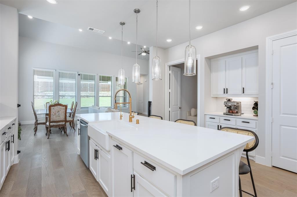 Oak Point, Texas, 75068, United States, 4 Bedrooms Bedrooms, ,4 BathroomsBathrooms,Residential,For Sale,1874893