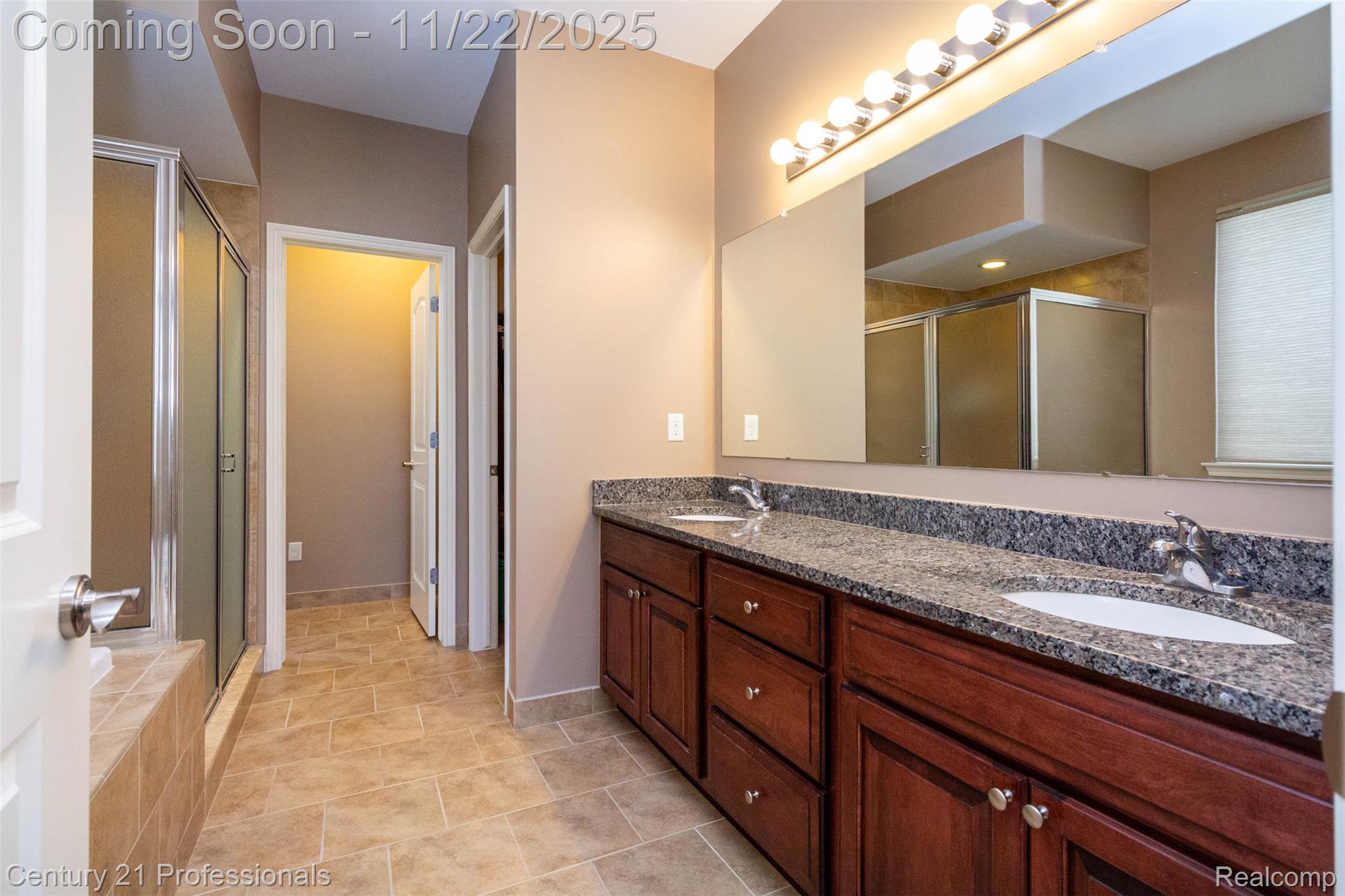 ClintonTownship, Michigan, 48038, United States, 3 Bedrooms Bedrooms, ,4 BathroomsBathrooms,Residential,For Sale,1994254