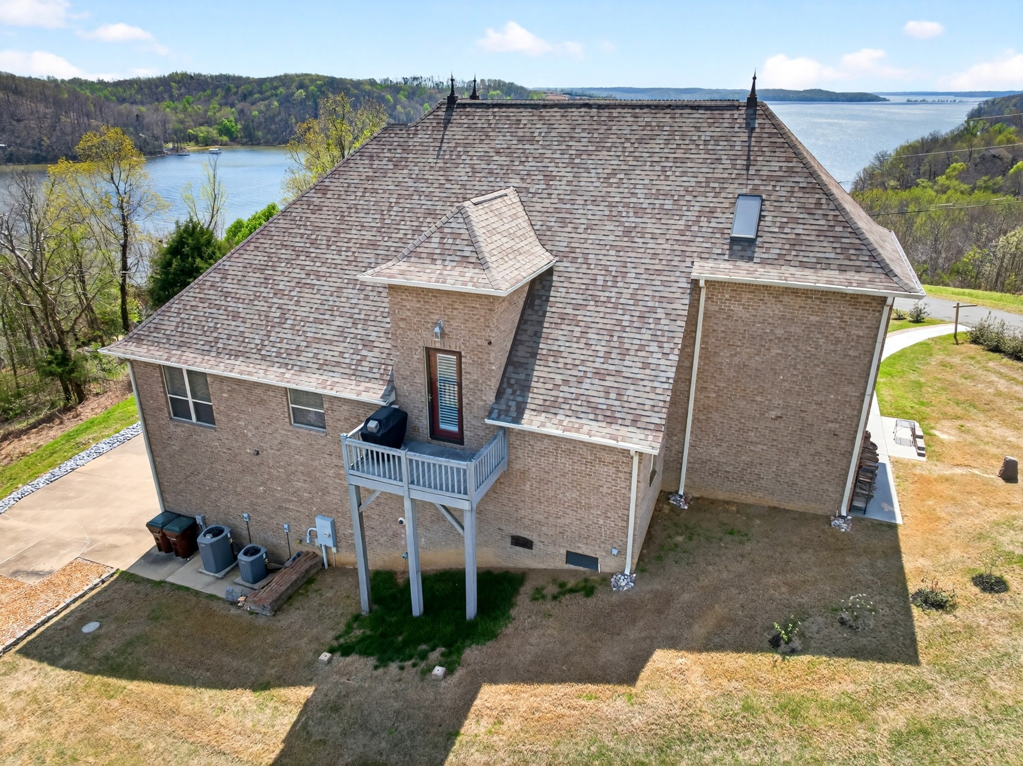 Dover, Tennessee, 37058, United States, 4 Bedrooms Bedrooms, ,3 BathroomsBathrooms,Residential,For Sale,2033493