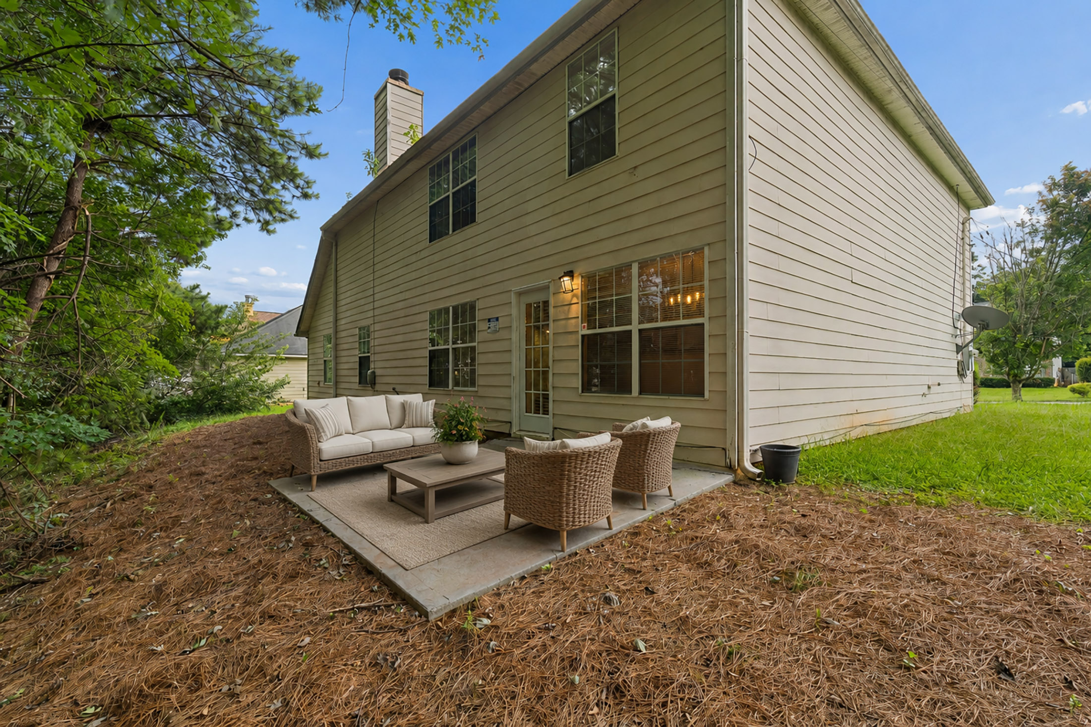  Move-in Ready Home with Desirable Primary Suite on Main Level - 物件實景