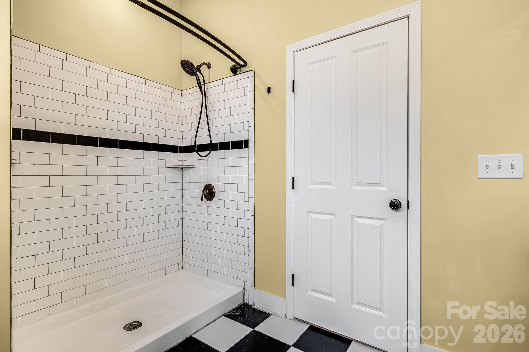 Asheville, North Carolina, 28803, United States, 5 Bedrooms Bedrooms, ,3 BathroomsBathrooms,Residential,For Sale,2025391