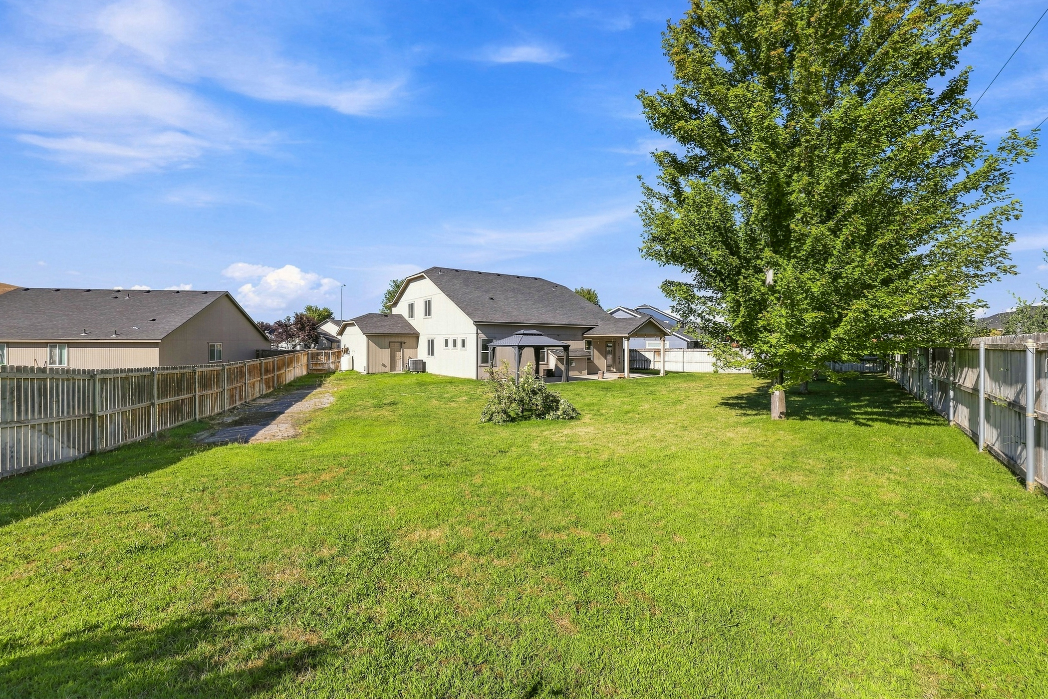  Big House, Big Lot, Big Possibilities - 物件實景