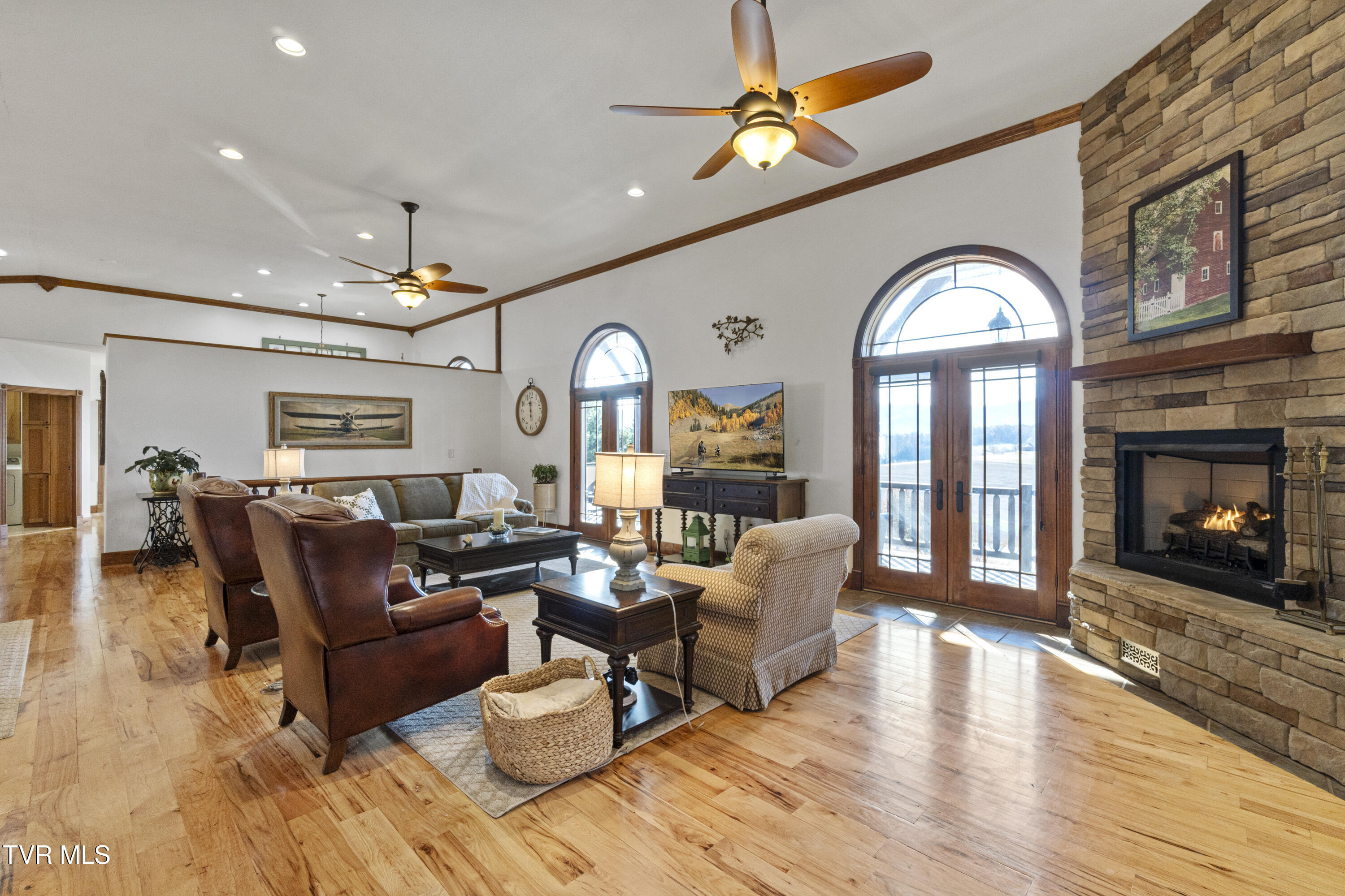 Parrottsville, Tennessee, 37843, United States, 5 Bedrooms Bedrooms, ,4 BathroomsBathrooms,Residential,For Sale,2005757