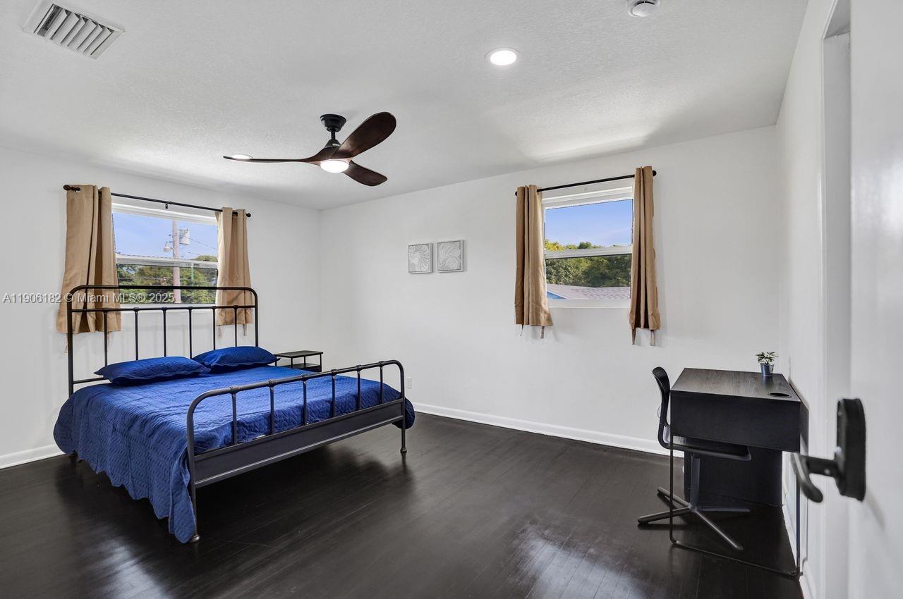 West Palm Beach, Florida, 33407, United States, 6 Bedrooms Bedrooms, ,5 BathroomsBathrooms,Residential,For Sale,1987925