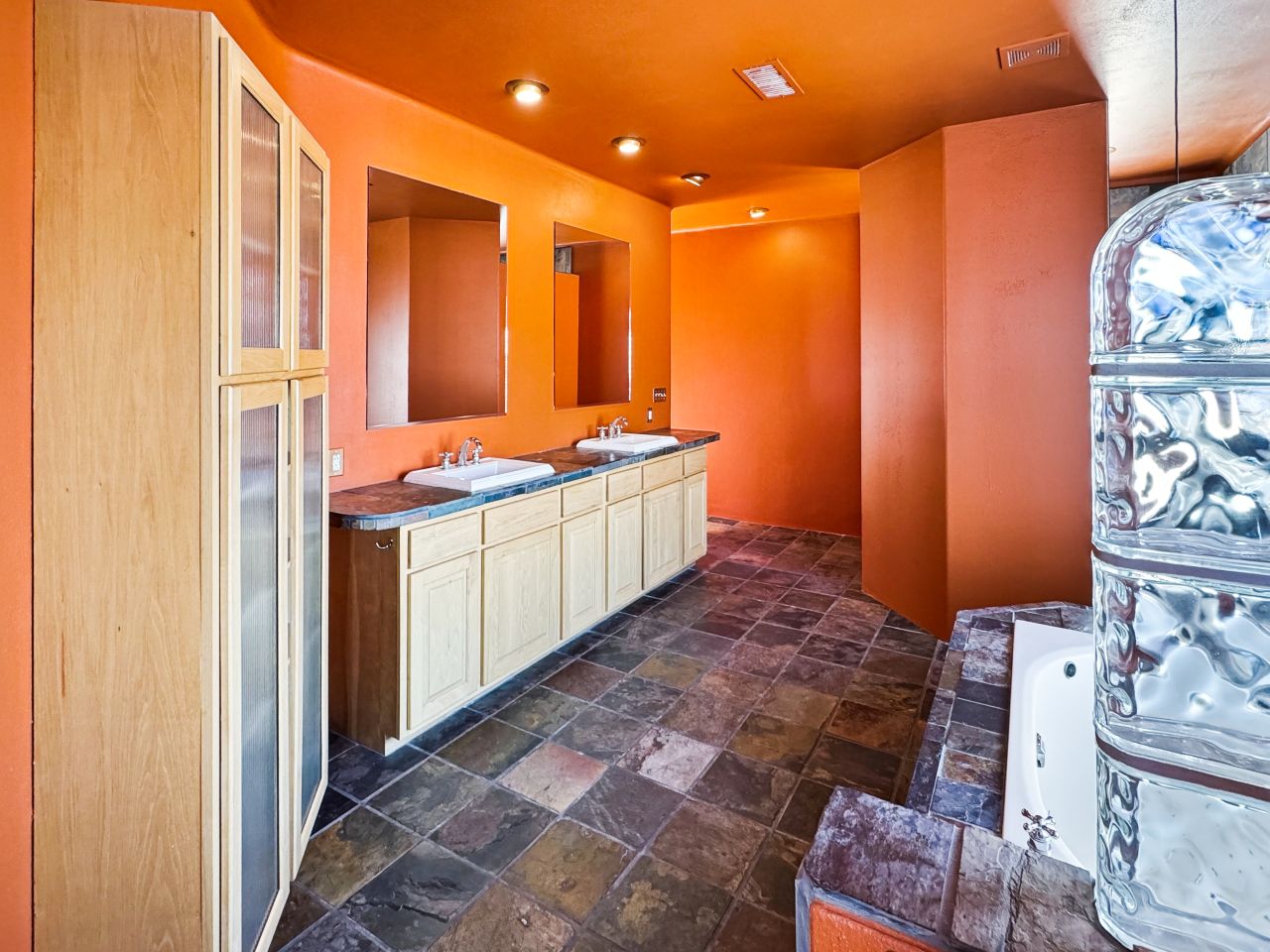 Carlsbad, New Mexico, 88220, United States, 4 Bedrooms Bedrooms, ,3 BathroomsBathrooms,Residential,For Sale,1973725