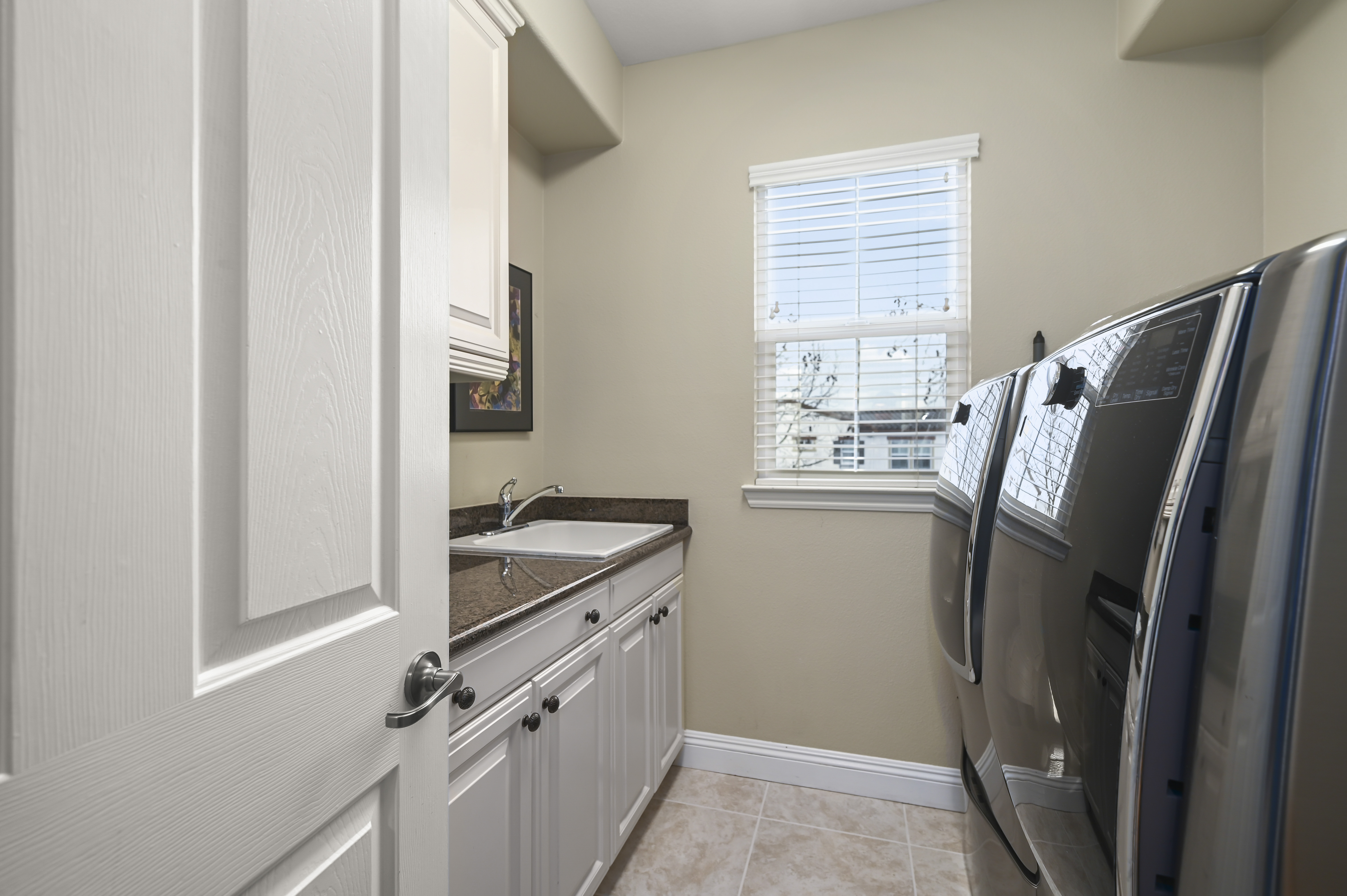  Stunning Monterosso Estate on Private Court with Designer Indoor-Outdoor Living - 物件實景