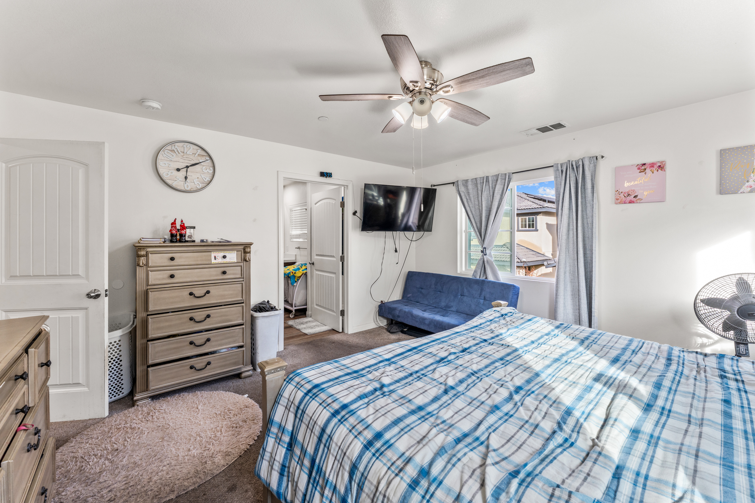 Colton, California, 92324, United States, 4 Bedrooms Bedrooms, ,2 BathroomsBathrooms,Residential,For Sale,2009310