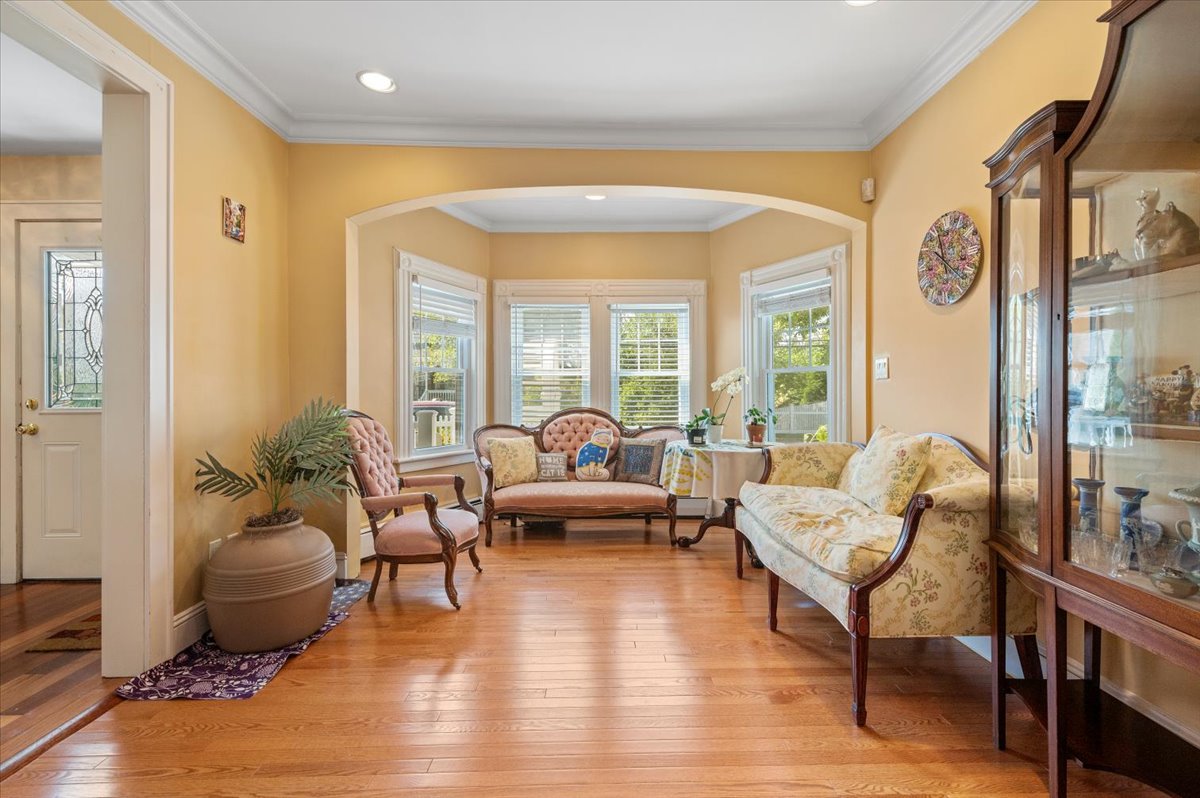 Amityville, New York, 11701, United States, 3 Bedrooms Bedrooms, ,3 BathroomsBathrooms,Residential,For Sale,1944957
