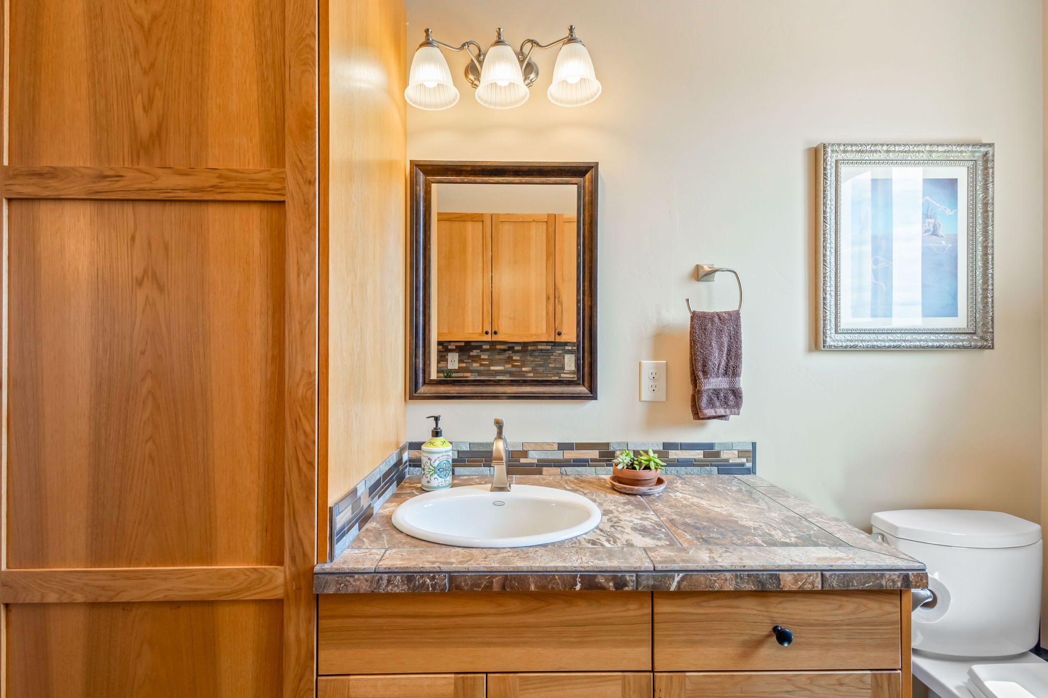 Prineville, Oregon, 97754, United States, 3 Bedrooms Bedrooms, ,4 BathroomsBathrooms,Residential,For Sale,1942116