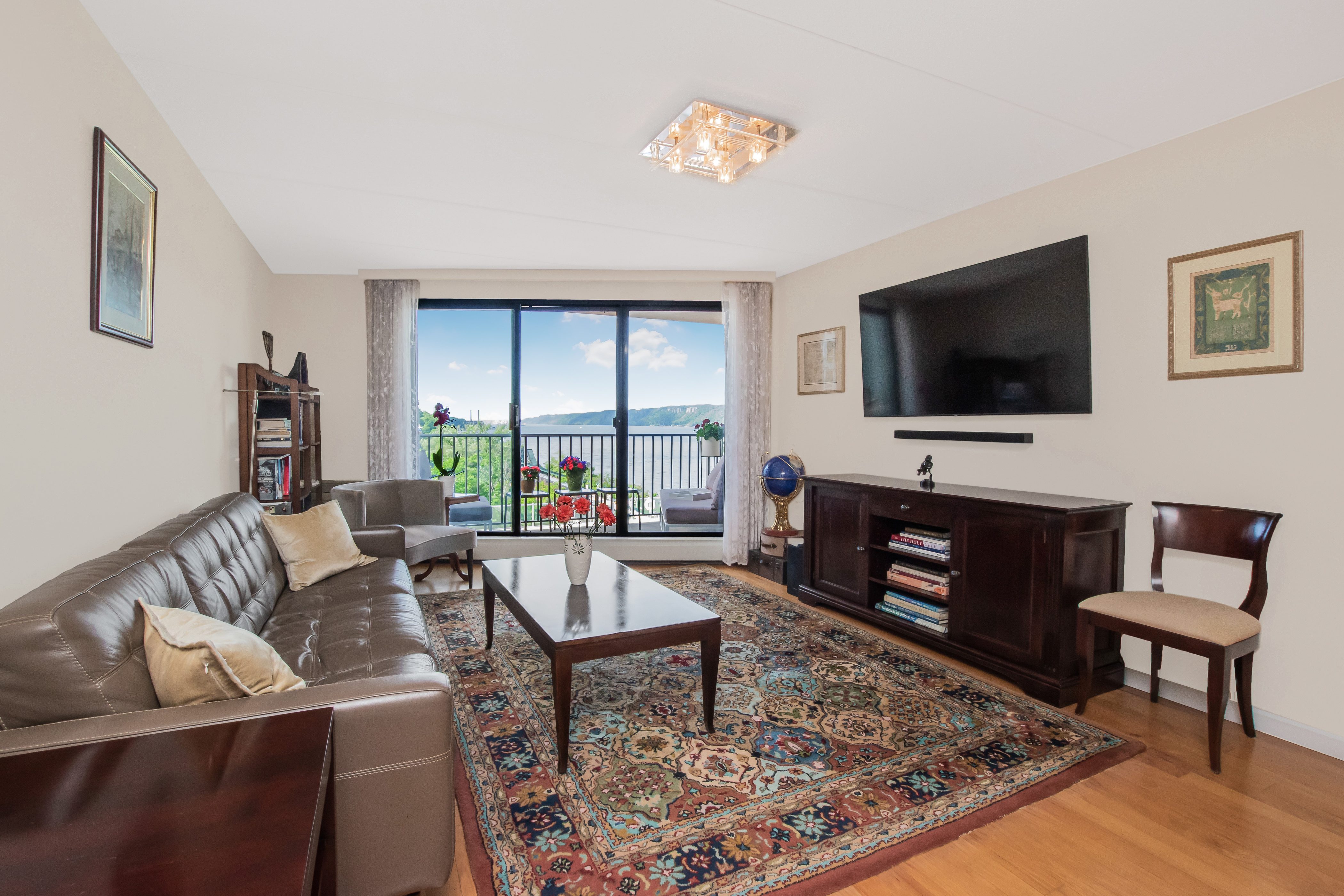  1155 Warburton Avenue - 物件實景