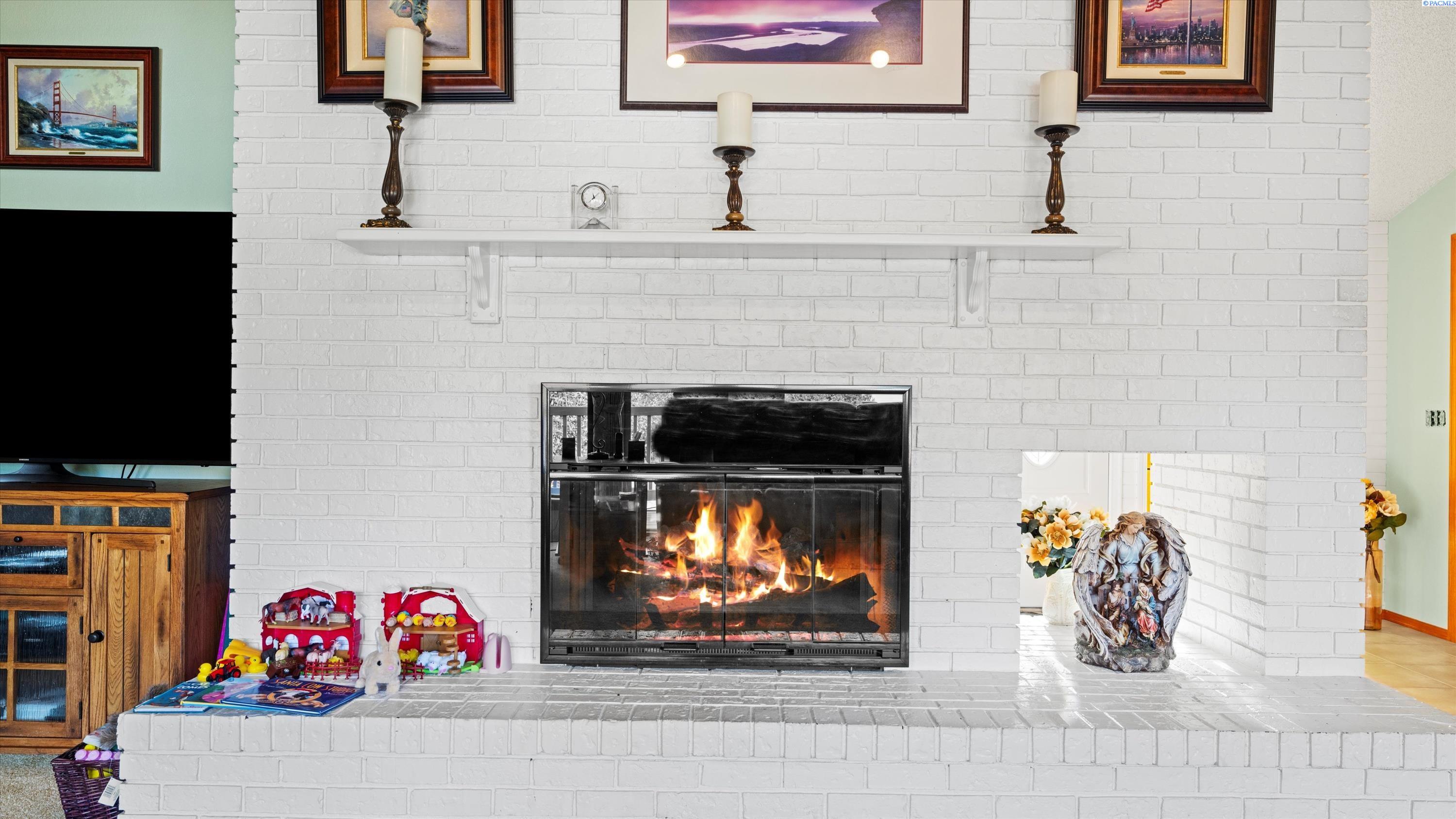 Richland, Washington, 99352, United States, 5 Bedrooms Bedrooms, ,1 BathroomBathrooms,Residential,For Sale,1991452