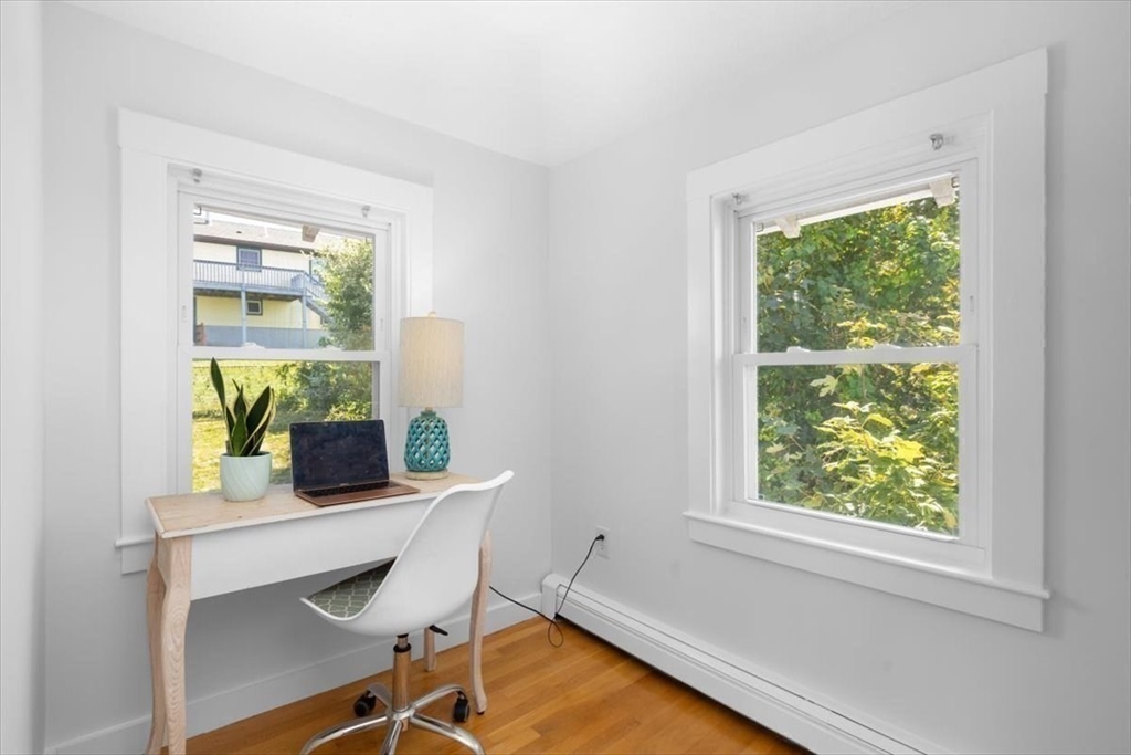 Hull, Massachusetts, 02045, United States, 4 Bedrooms Bedrooms, ,1 BathroomBathrooms,Residential,For Sale,1919766