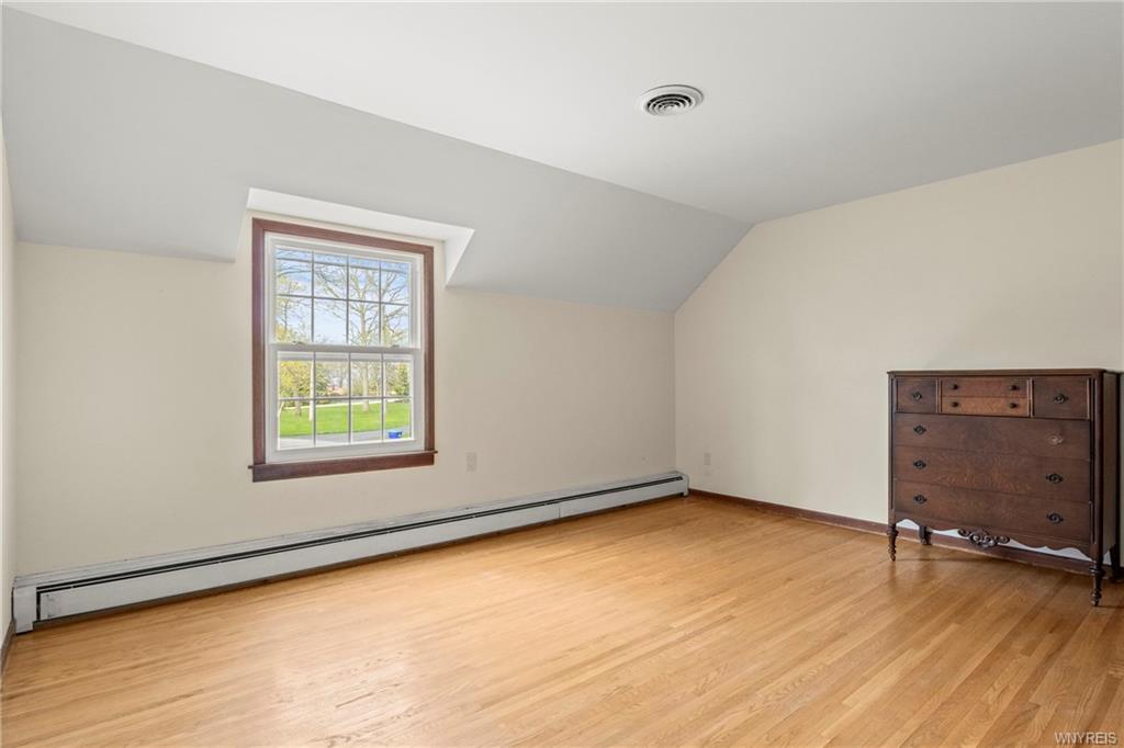 Lewiston, New York, 14092, United States, 5 Bedrooms Bedrooms, ,3 BathroomsBathrooms,Residential,For Sale,1849954