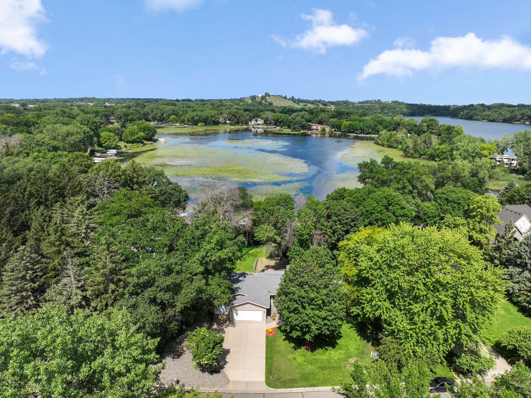  Exceptional Crystal Lake Retreat with Expansive Lakefront Living - 物件實景
