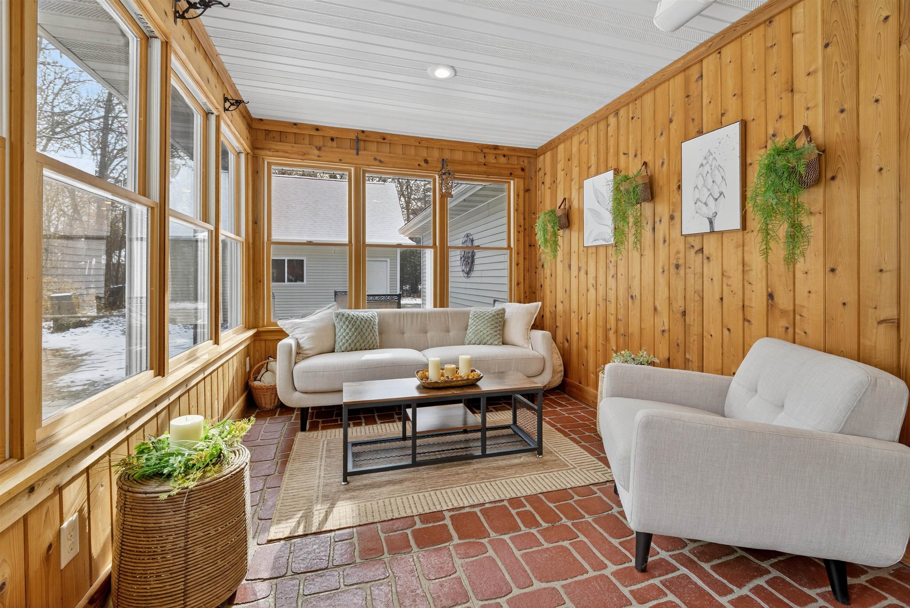 NEW LONDON, Wisconsin, 54961, United States, 3 Bedrooms Bedrooms, ,4 BathroomsBathrooms,Residential,For Sale,1996167