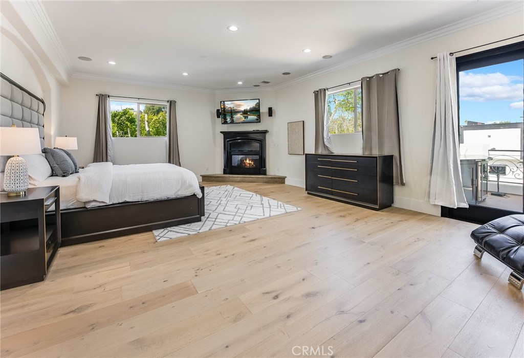 Woodland Hills, California, 91367, United States, 5 Bedrooms Bedrooms, ,6 BathroomsBathrooms,Residential,For Sale,1861197
