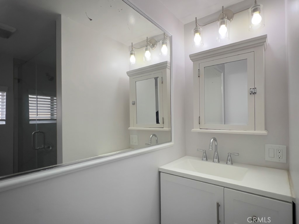 Burbank, California, 91504, United States, 3 Bedrooms Bedrooms, ,Residential,For Sale,2010360