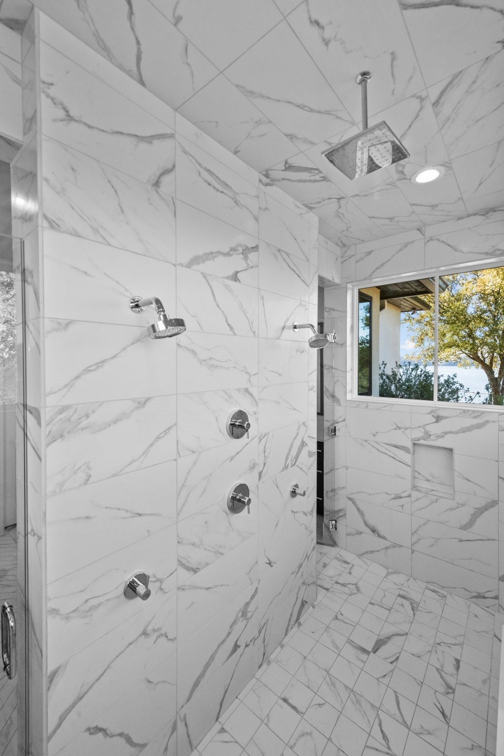 Graford, Texas, 76449, United States, 5 Bedrooms Bedrooms, ,7 BathroomsBathrooms,Residential,For Sale,1987325