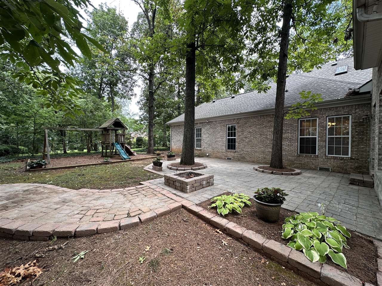 Bowling Green, Kentucky, 42104, United States, 5 Bedrooms Bedrooms, ,3 BathroomsBathrooms,Residential,For Sale,1907465