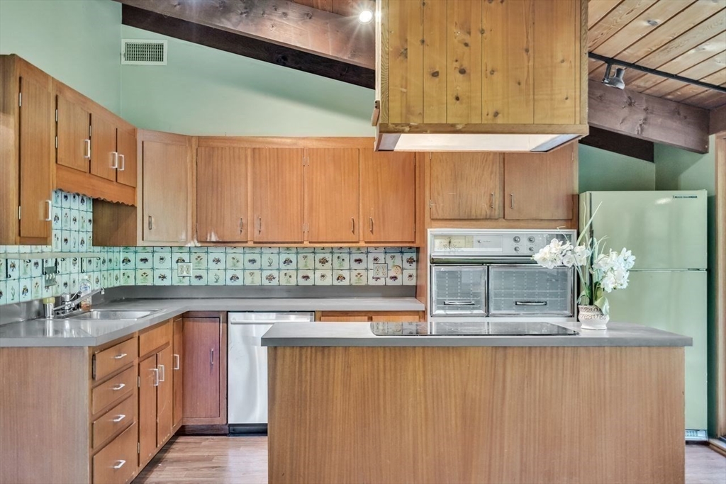 Bedford, Massachusetts, 01730, United States, 5 Bedrooms Bedrooms, ,3 BathroomsBathrooms,Residential,For Sale,1942170