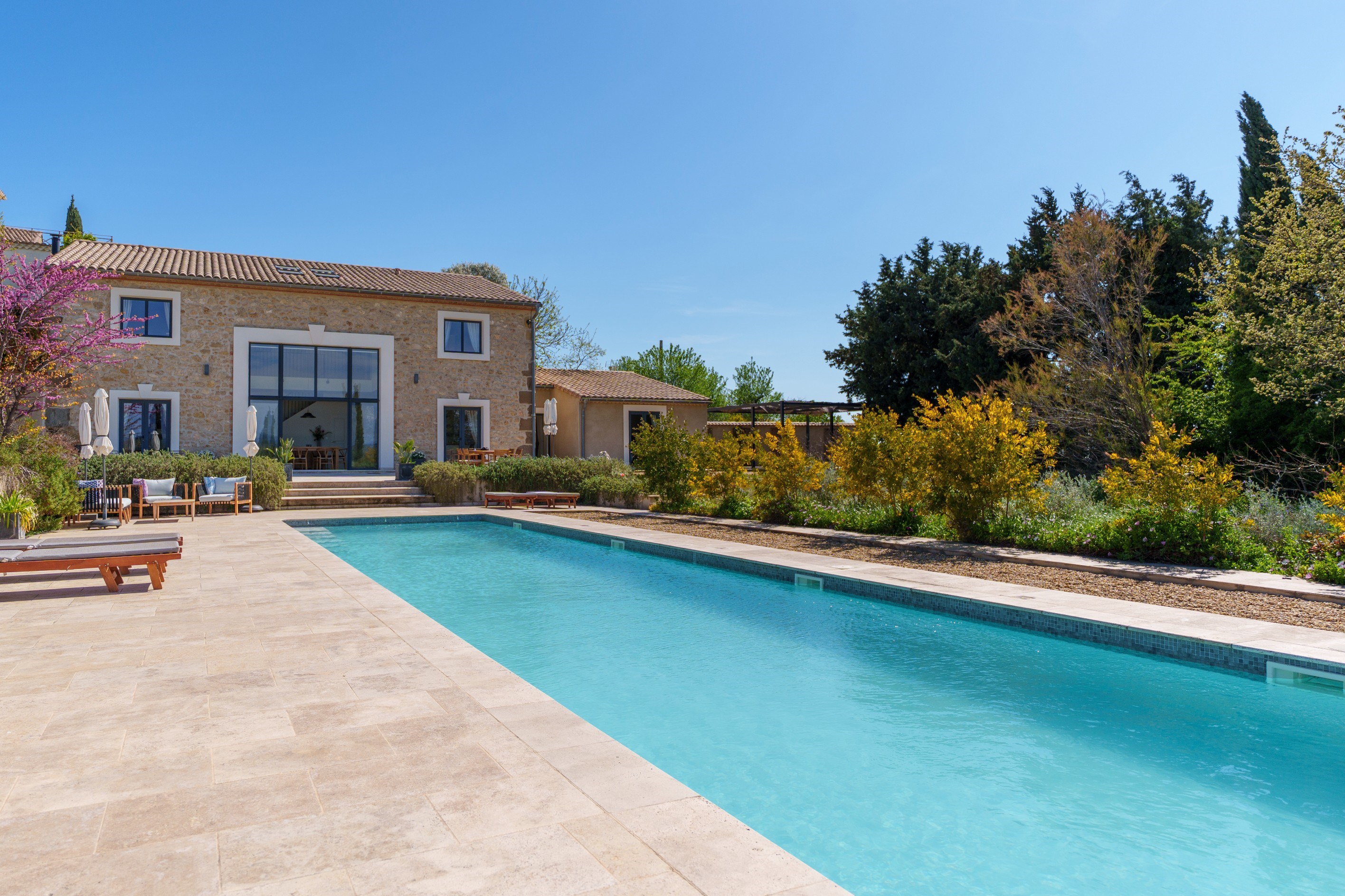  Character property within a vineyard estate — renovated barn with pool and exce… - 物件實景