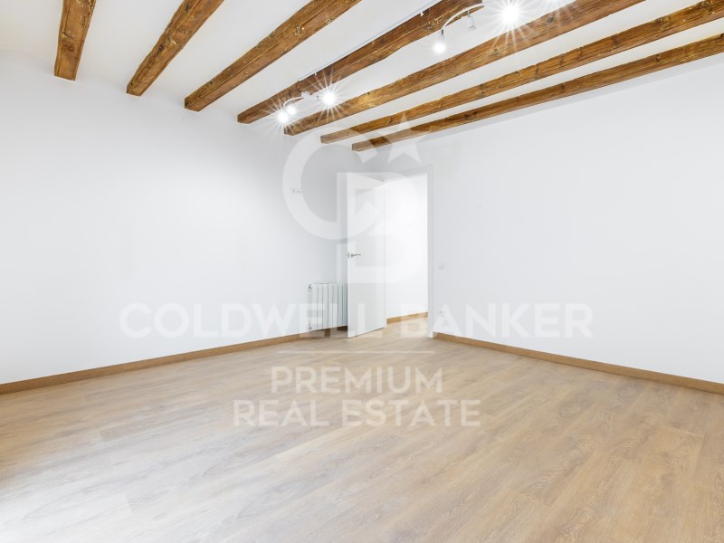 Barcelona Capital, Catalonia, ES, 4 Bedrooms Bedrooms, ,2 BathroomsBathrooms,Residential,For Sale,1752562