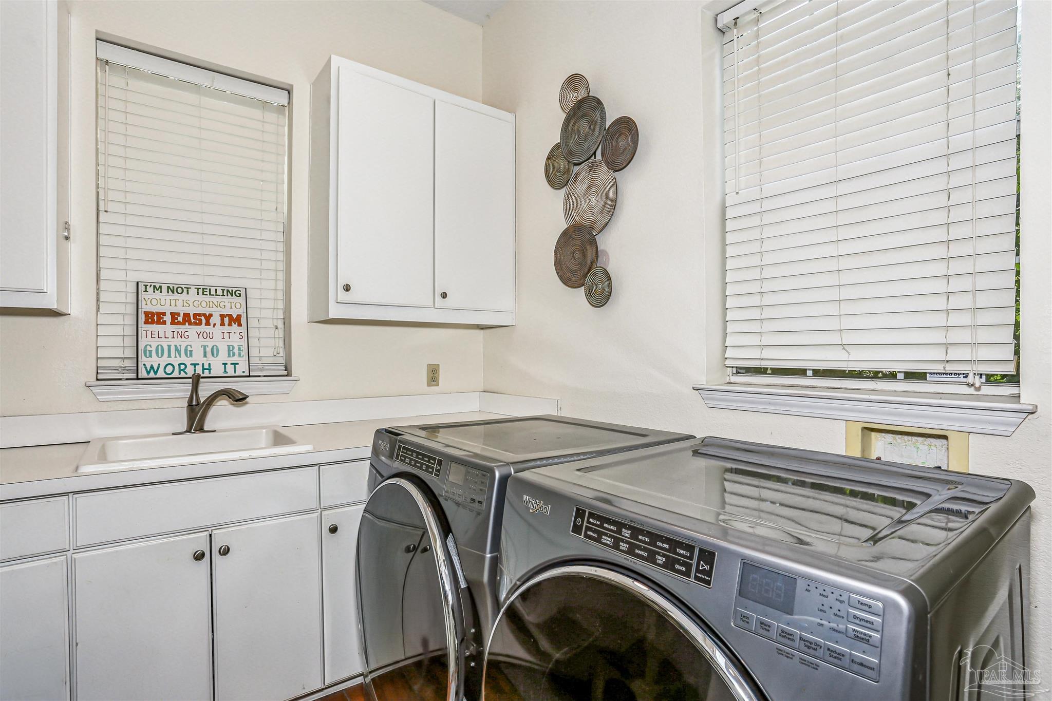Pensacola, Florida, 32507, United States, 4 Bedrooms Bedrooms, ,4 BathroomsBathrooms,Residential,For Sale,1913346