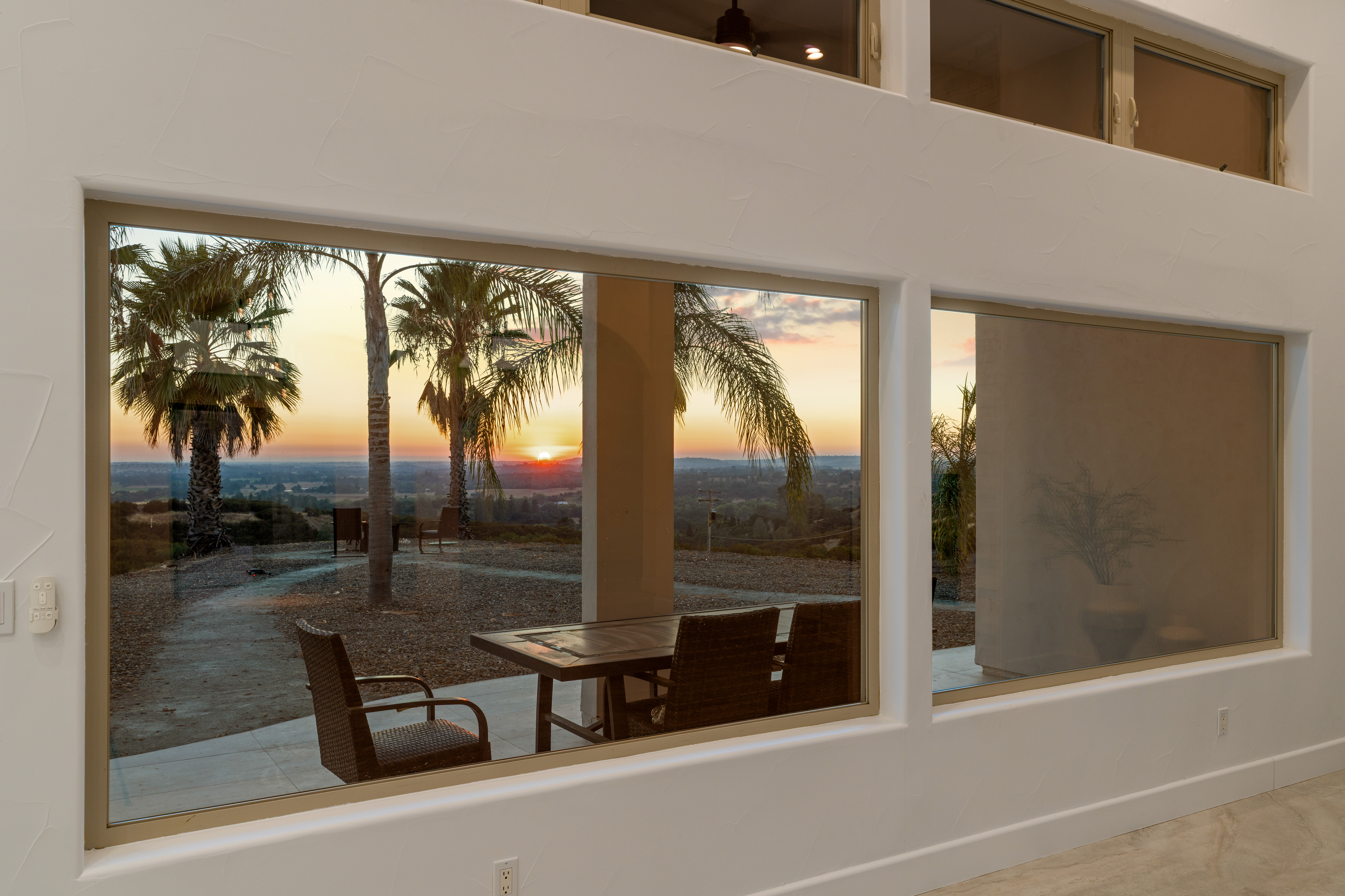  Elevated Living with 360 Views on 40 Acres - 物件實景