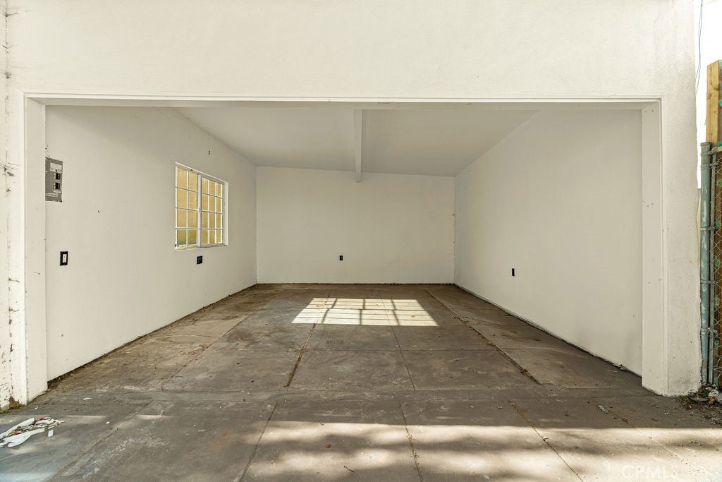 Los Angeles, California, 90016, United States, 3 Bedrooms Bedrooms, ,2 BathroomsBathrooms,Residential,For Sale,2005249